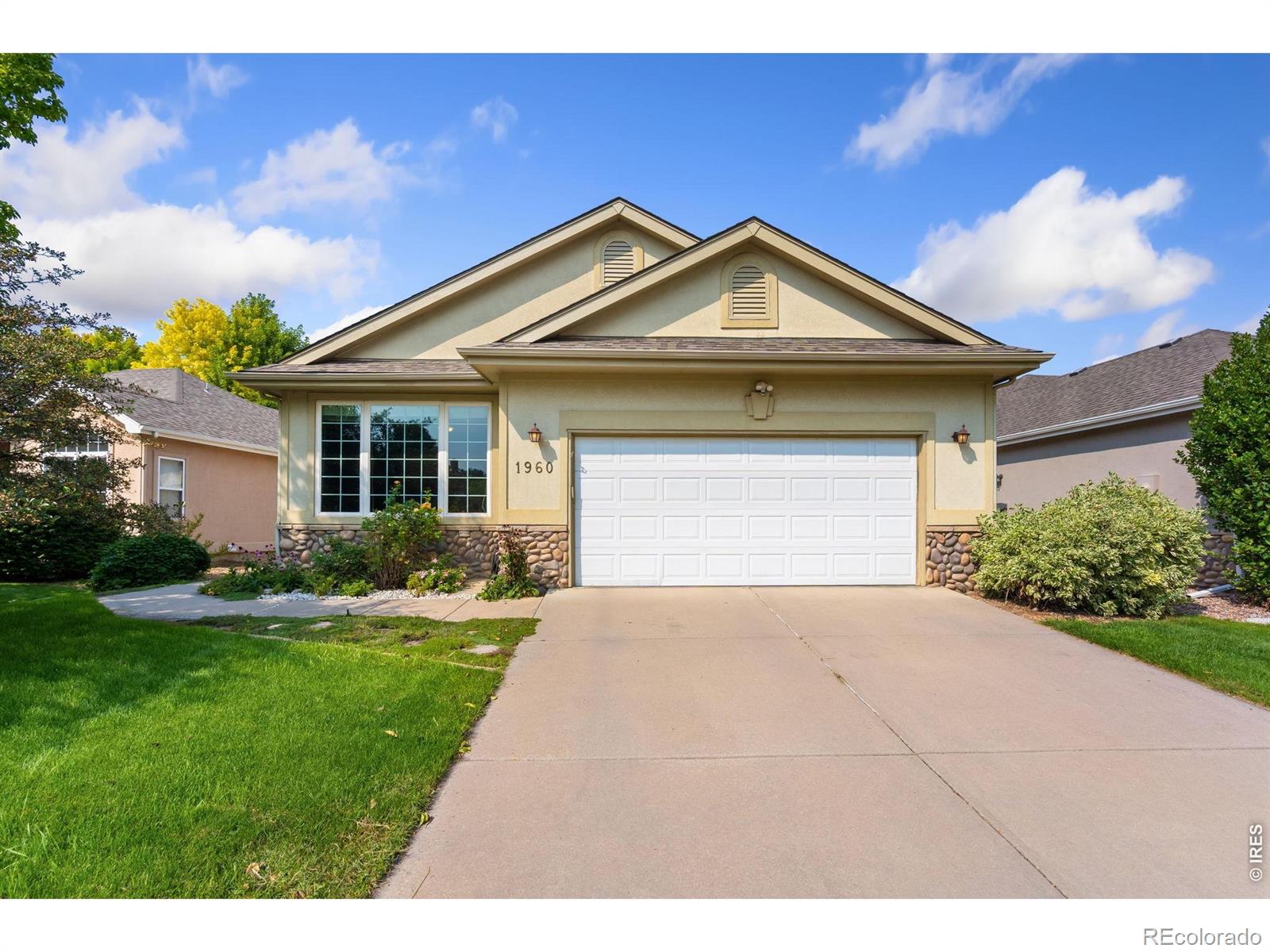  Windsor Home | MLS #: 45678910490041960  Hillside Place, Windsor Beds: 3 Baths: 3 Price: $584,900
