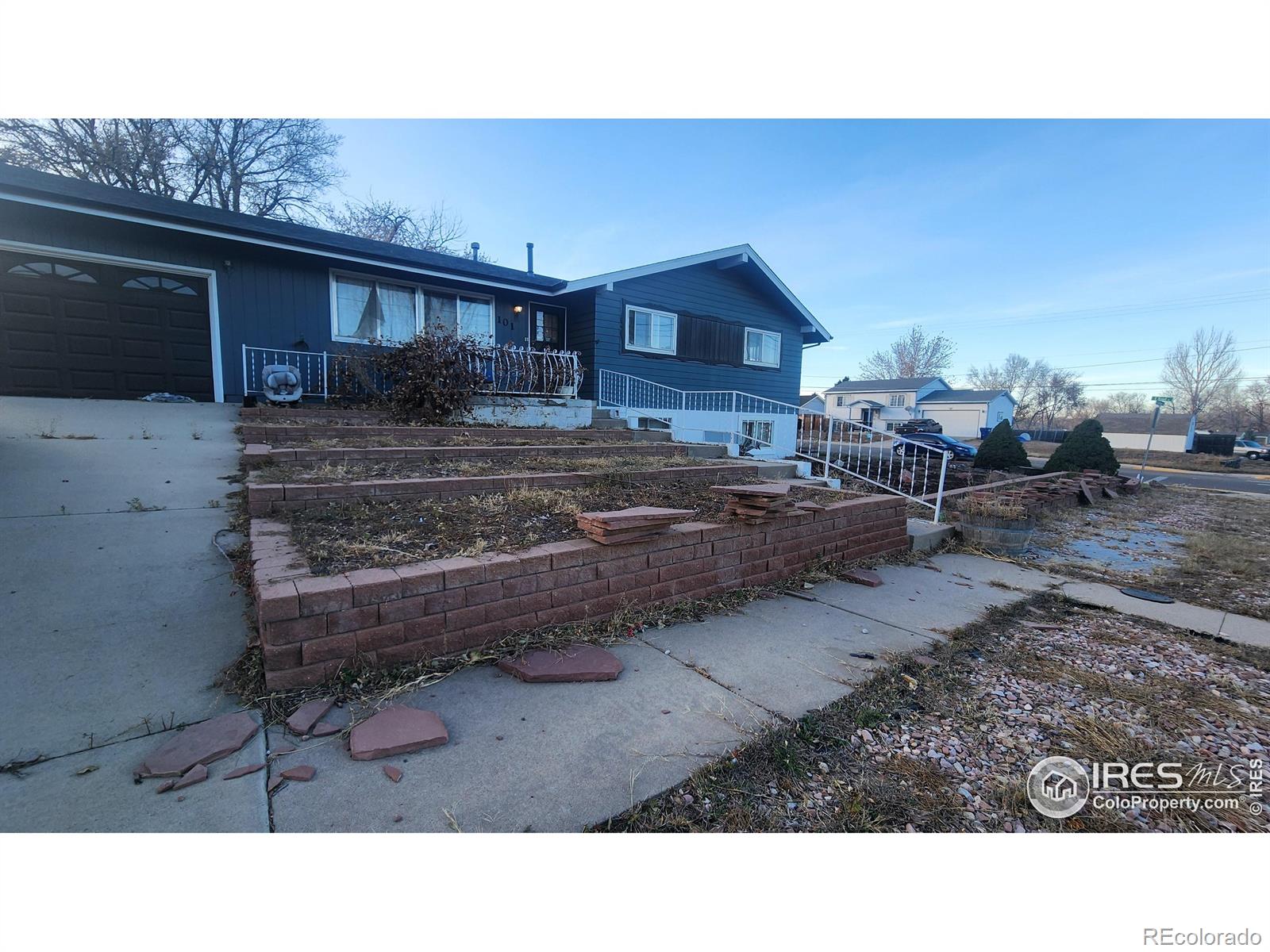 101 s kathleen avenue, Milliken sold home. Closed on 2025-12-31 for $320,000.