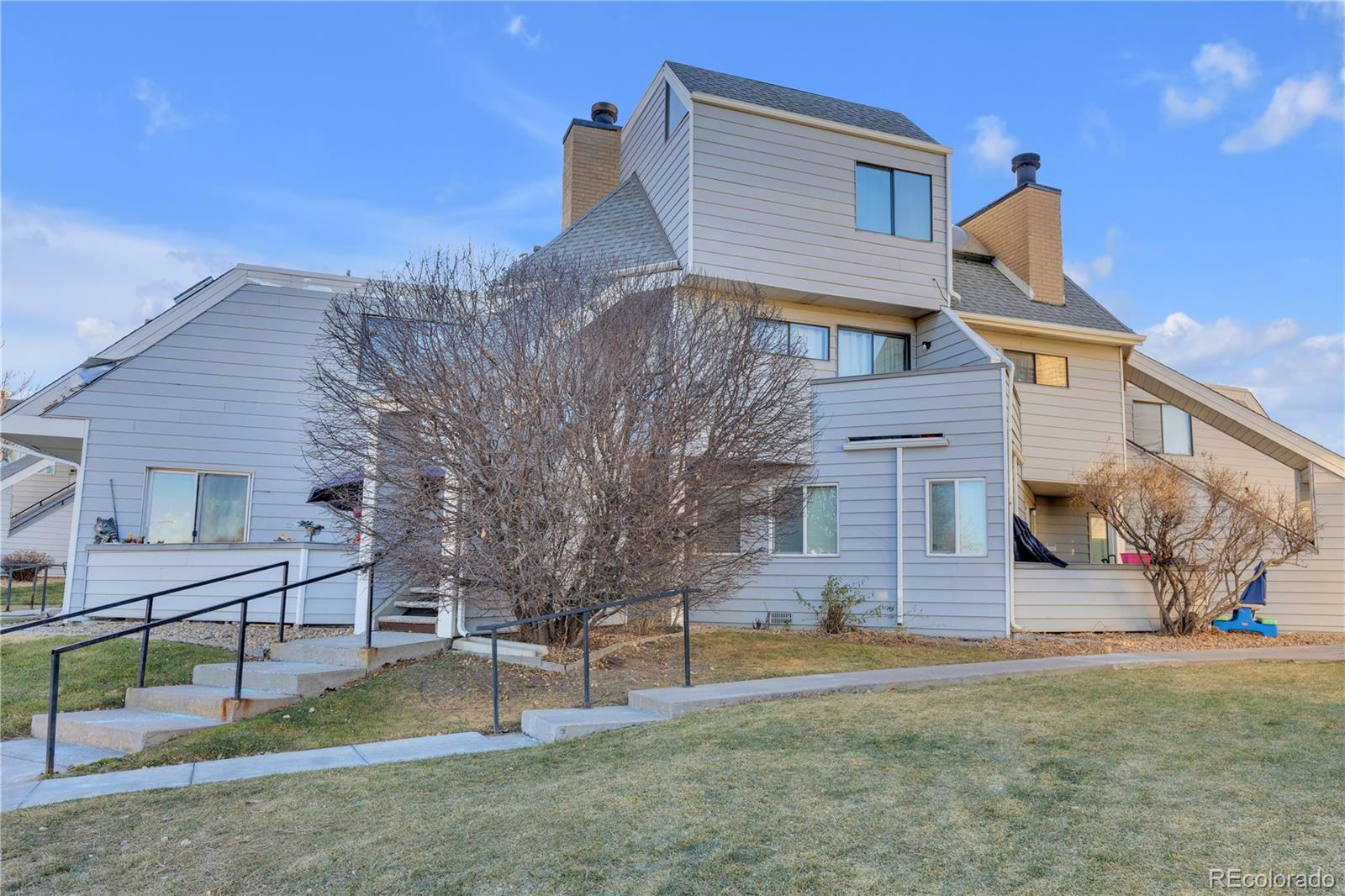 Windcreek Aurora Condo / Townhome | MLS #: 231151917034 E Tennessee Drive 208, Aurora Beds: 2 Baths: 2 Price: $197,000