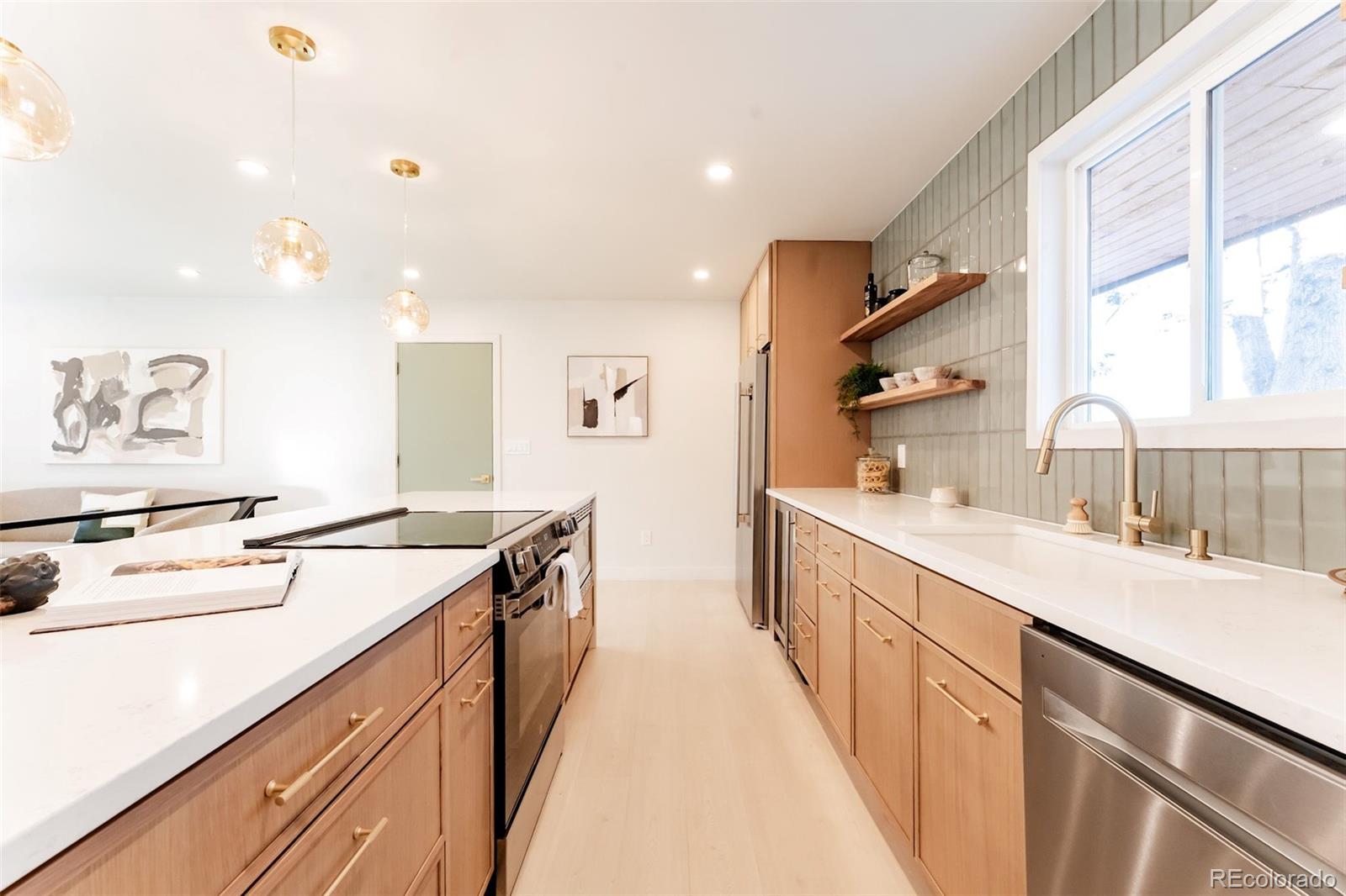 7885 s gaylord way, Centennial sold home. Closed on 2026-02-06 for $685,000.