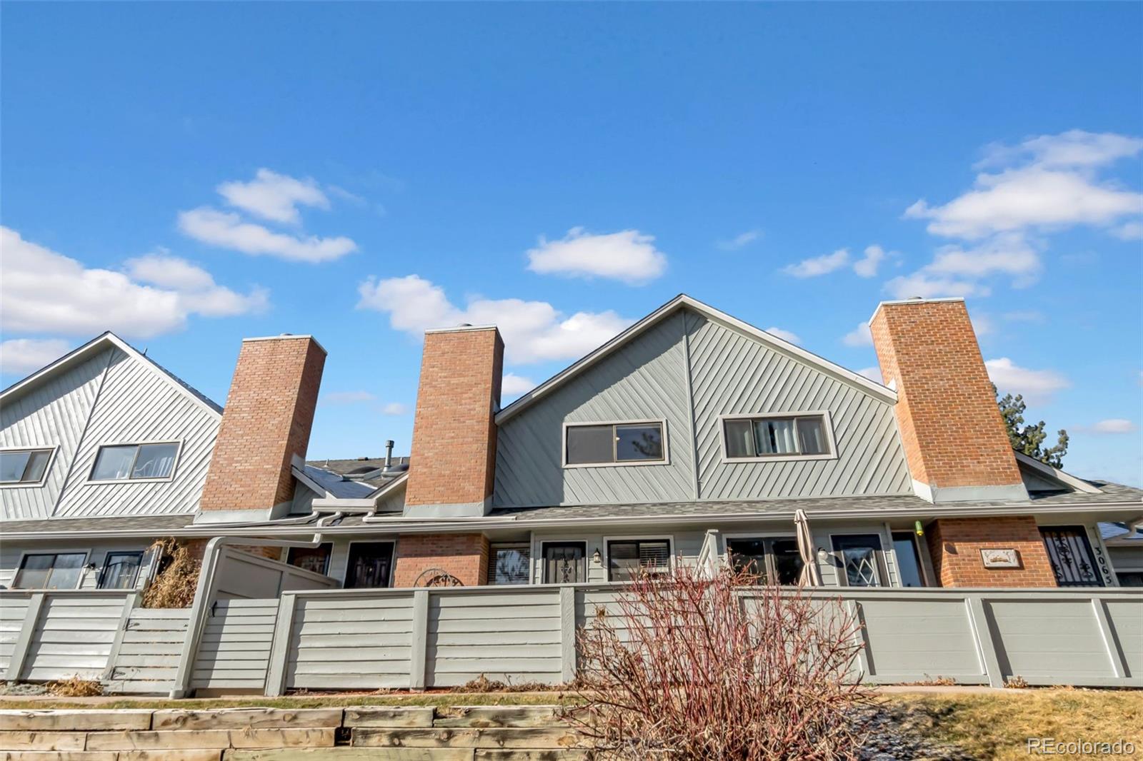  Centennial Condo / Townhome | MLS #: 50732643069 E Long Circle , Centennial Beds: 4 Baths: 3 Price: $449,000