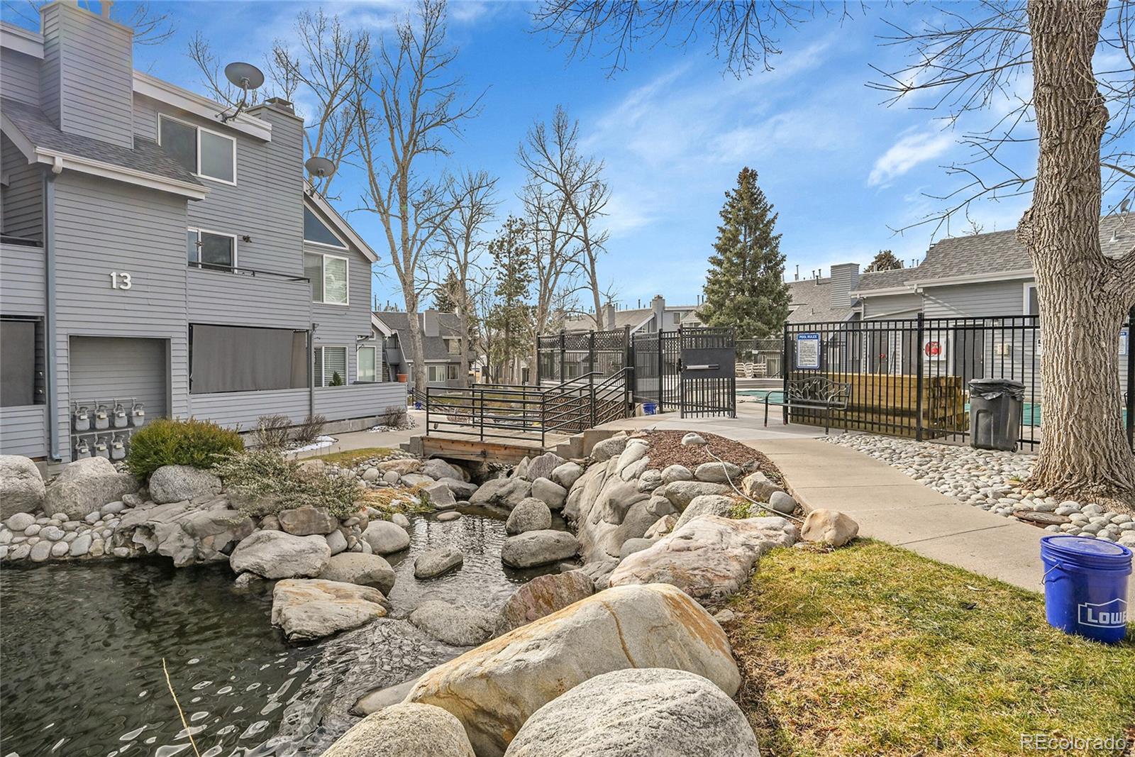 8500 e jefferson avenue, Denver sold home. Closed on 2026-03-12 for $303,000.