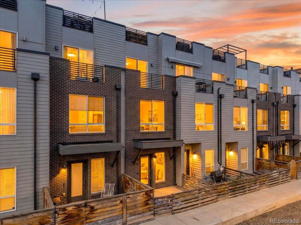 Sloans Denver Condo / Townhome | MLS #: 24683663520 W Conejos Place 11, Denver Beds: 2 Baths: 3 Price: $575,000
