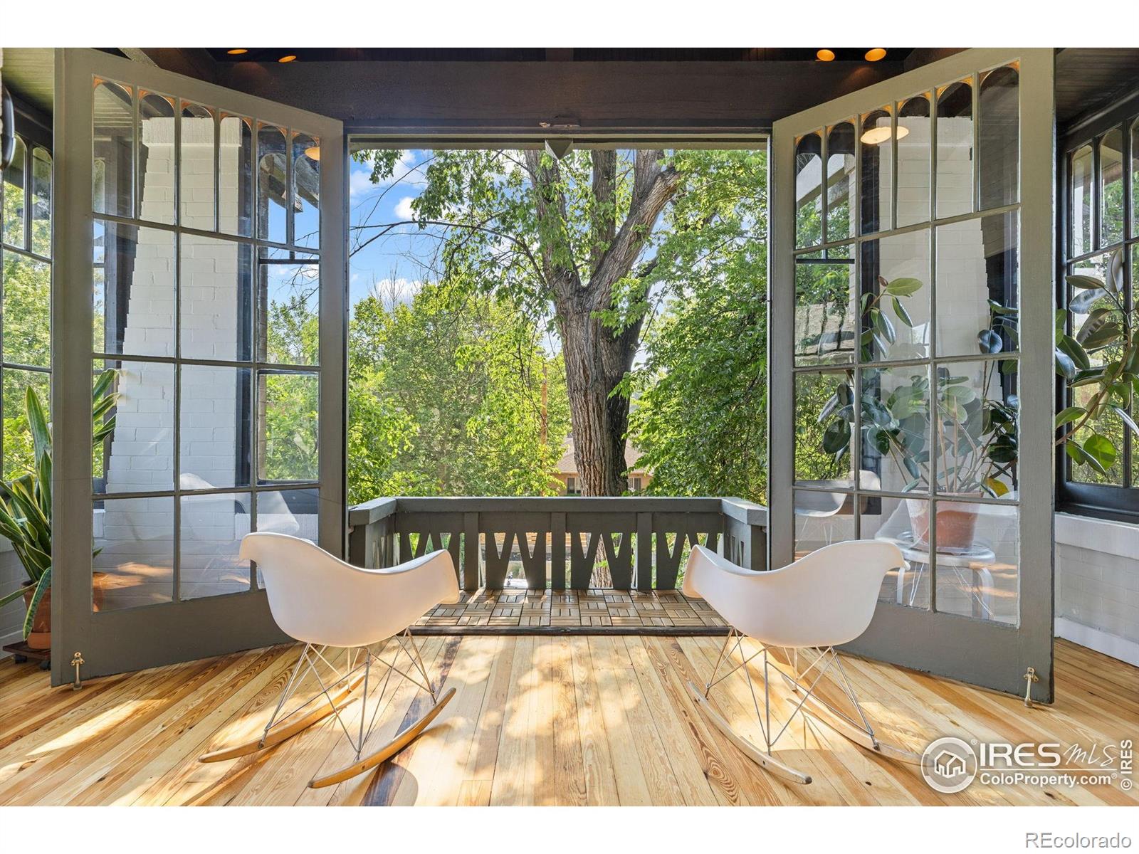 1217 n downing street, Denver sold home. Closed on 2026-04-20 for $565,000.