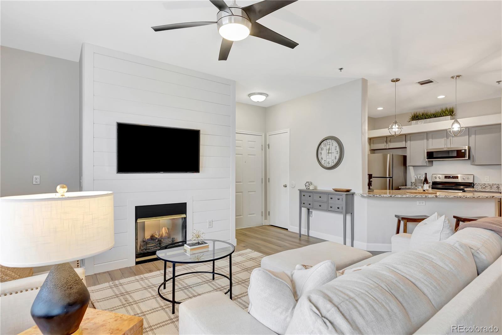 Castle Villas Castle Rock Condo / Townhome | MLS #: 86993546005  Castlegate Drive B22, Castle Rock Beds: 2 Baths: 1 Price: $339,000