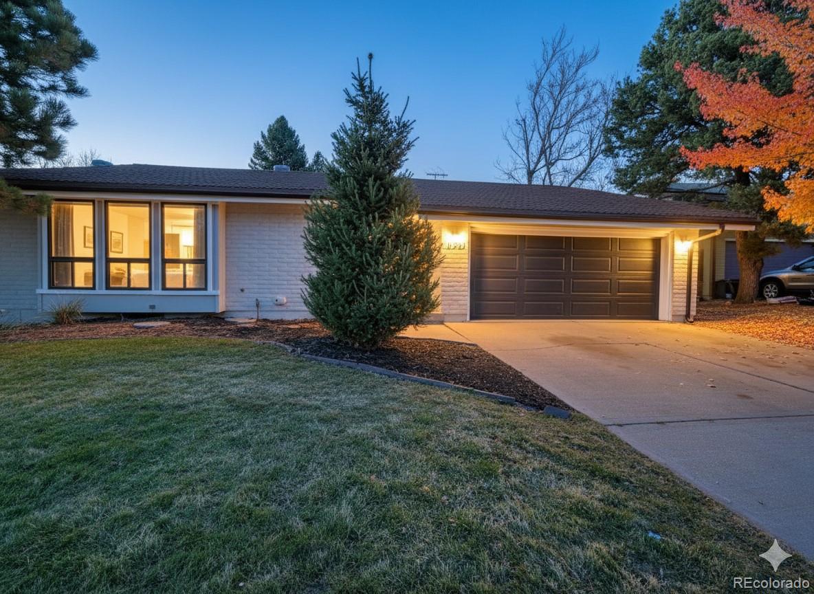  Greenwood Village Home | MLS #: 42220844650 S Akron Street, Greenwood Village Beds: 3 Baths: 3 Price: $590,000