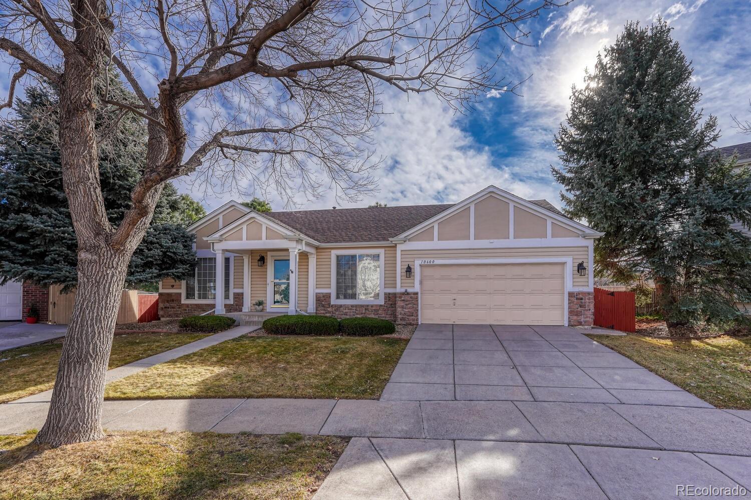 Bear Lakewood Home | MLS #: 763801810600 W Girard Avenue, Lakewood Beds: 2 Baths: 2 Price: $595,000