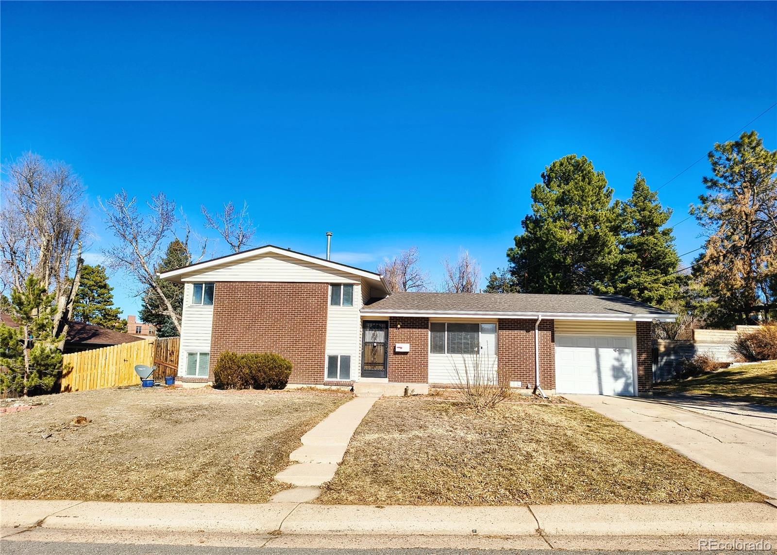Walnut Hills Centennial Home | MLS #: 48900687921 E Briarwood Boulevard, Centennial Beds: 4 Baths: 2 Price: $490,000
