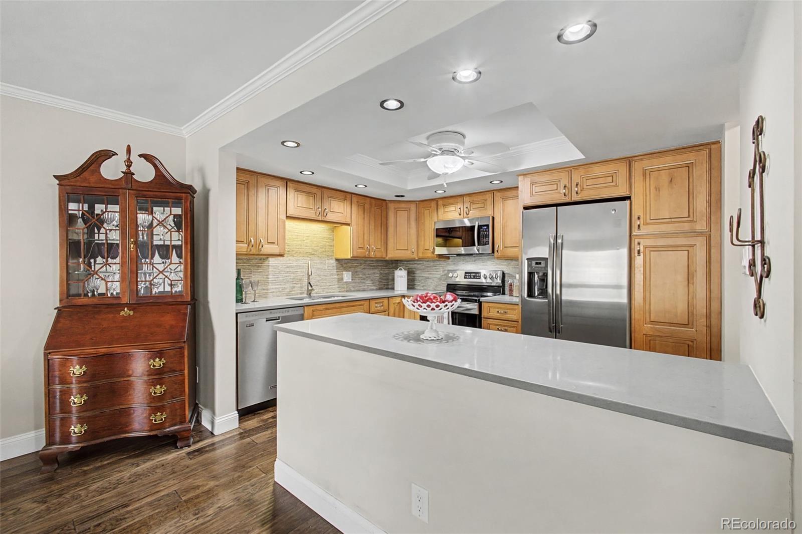 Heather Gardens Aurora Condo / Townhome | MLS #: 766231313601 E Marina Drive 208, Aurora Beds: 2 Baths: 2 Price: $329,000