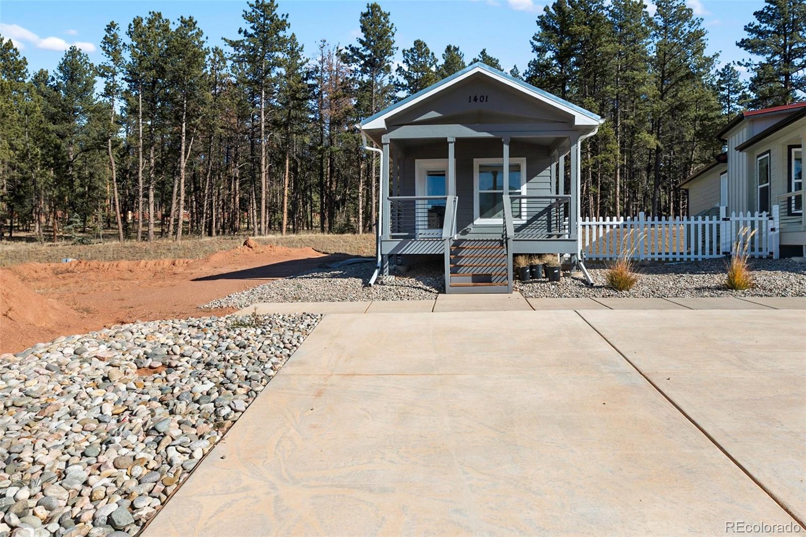  Woodland Park Home | MLS #: 69195951401  Calm Mountain , Woodland Park Beds: 1 Baths: 1 Price: $199,900
