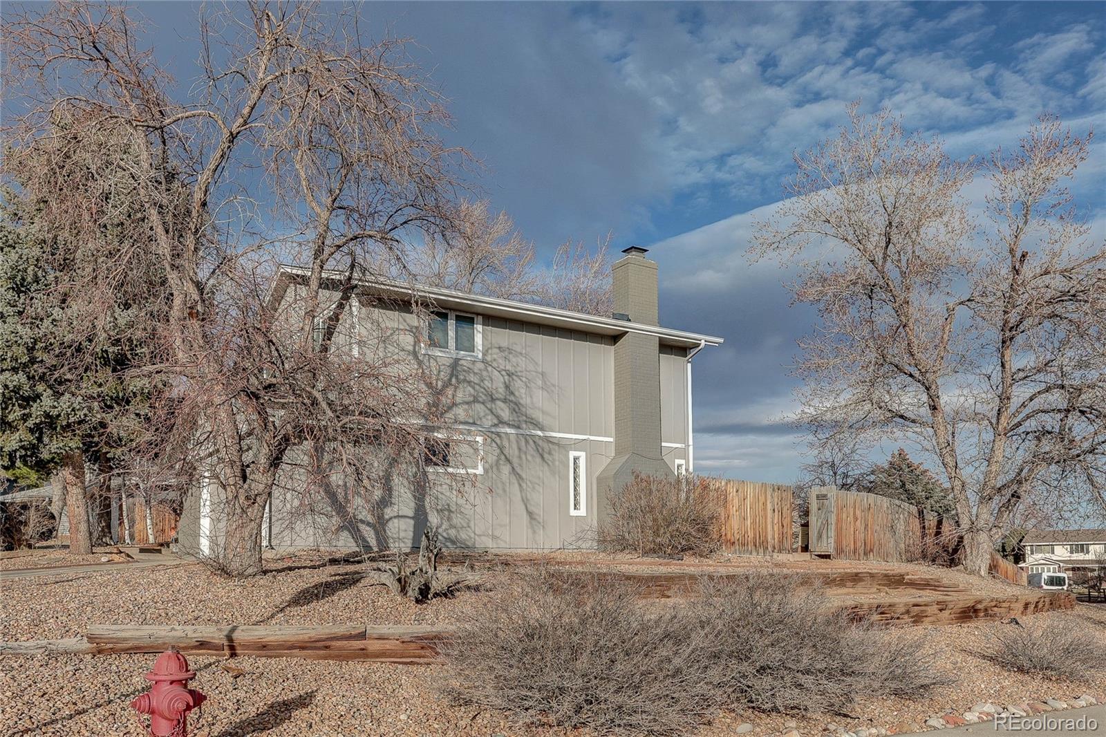 Lochwood Lakewood Home | MLS #: 36900301424 S Simms Street, Lakewood Beds: 4 Baths: 3 Price: $635,000
