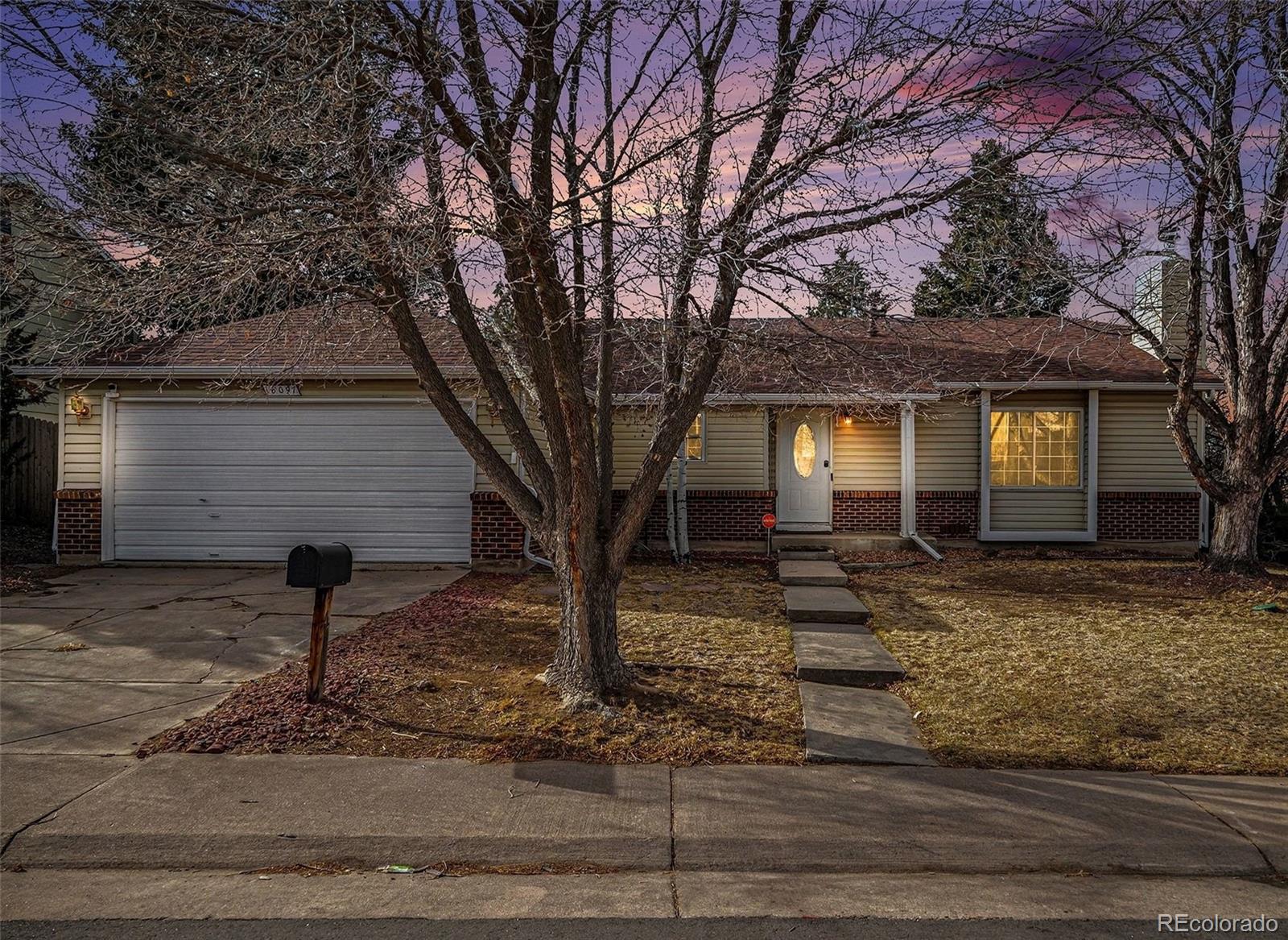 Summer Valley Aurora Home | MLS #: 562370218097 E Nassau Drive, Aurora Beds: 4 Baths: 3 Price: $459,900