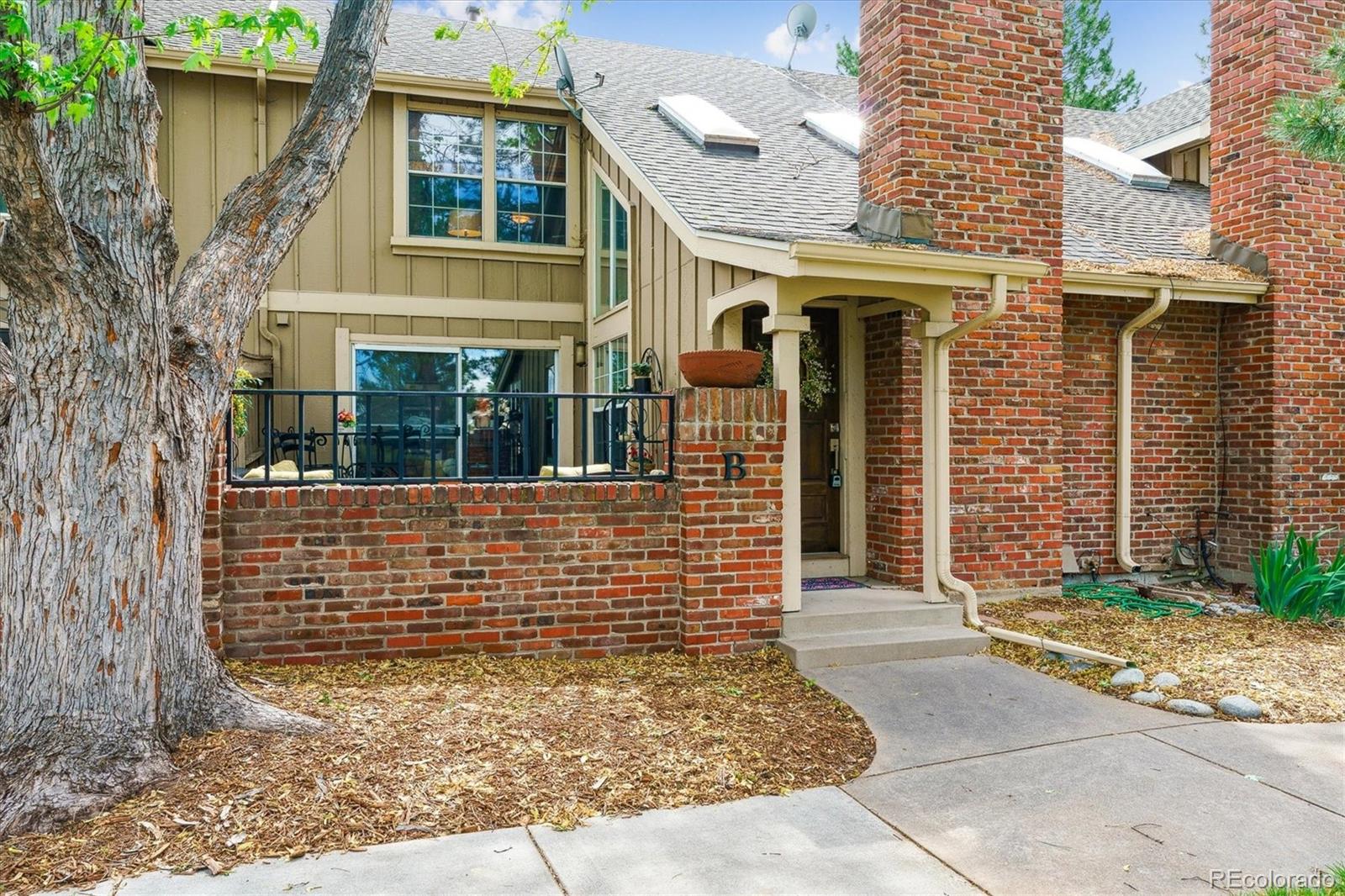 Southpark Littleton Home | MLS #: 16992342783 W Long Drive, Littleton Beds: 2 Baths: 3 Price: $469,000