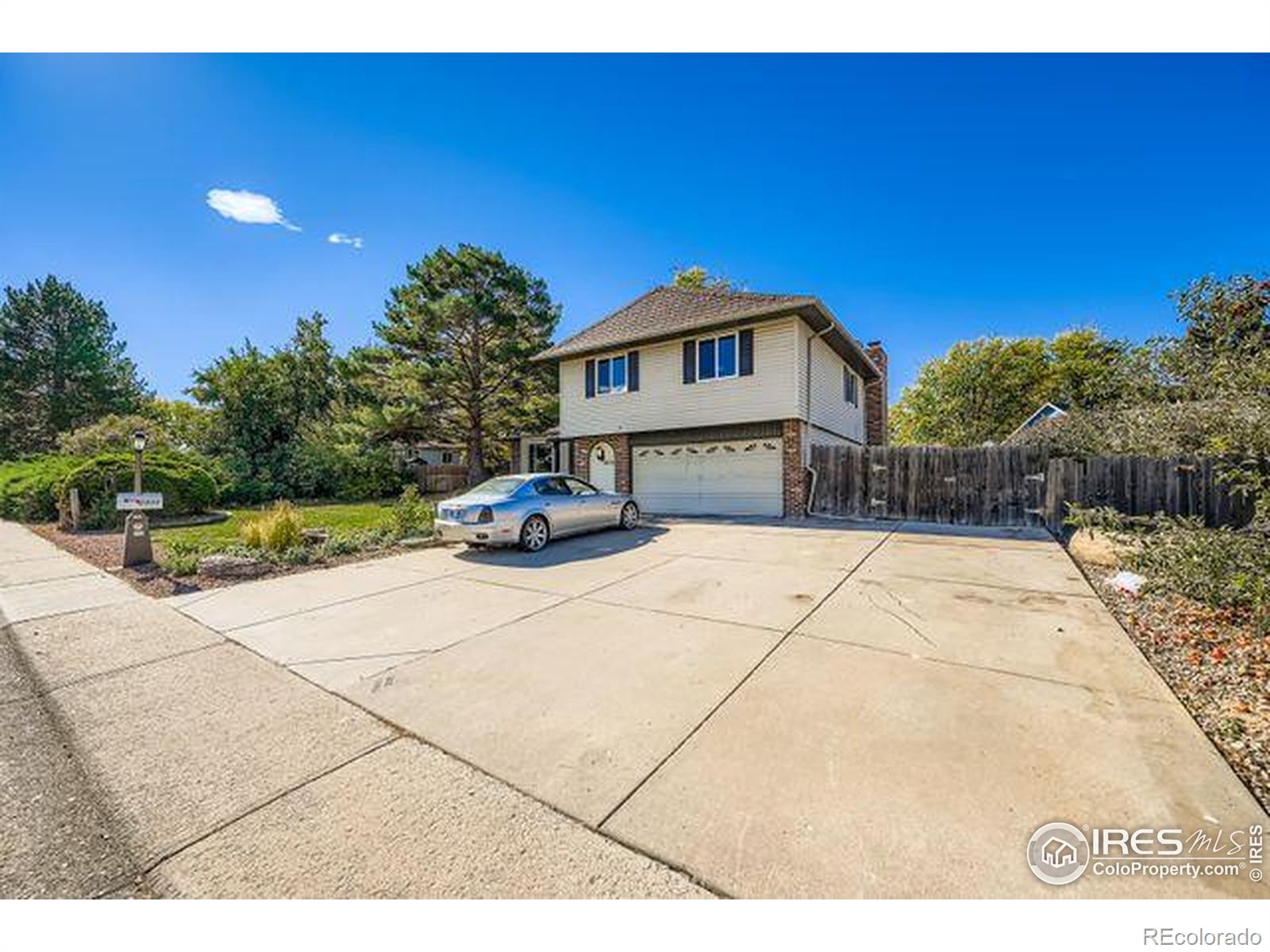 Longmont Estates Longmont Home | MLS #: 45678910498002911  Lakeshore Drive, Longmont Beds: 3 Baths: 4 Price: $640,000