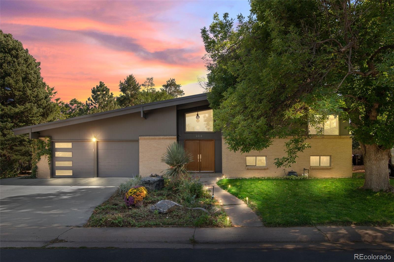  Denver Home | MLS #: 48488996530 E Colorado Drive, Denver Beds: 5 Baths: 5 Price: $1,285,000