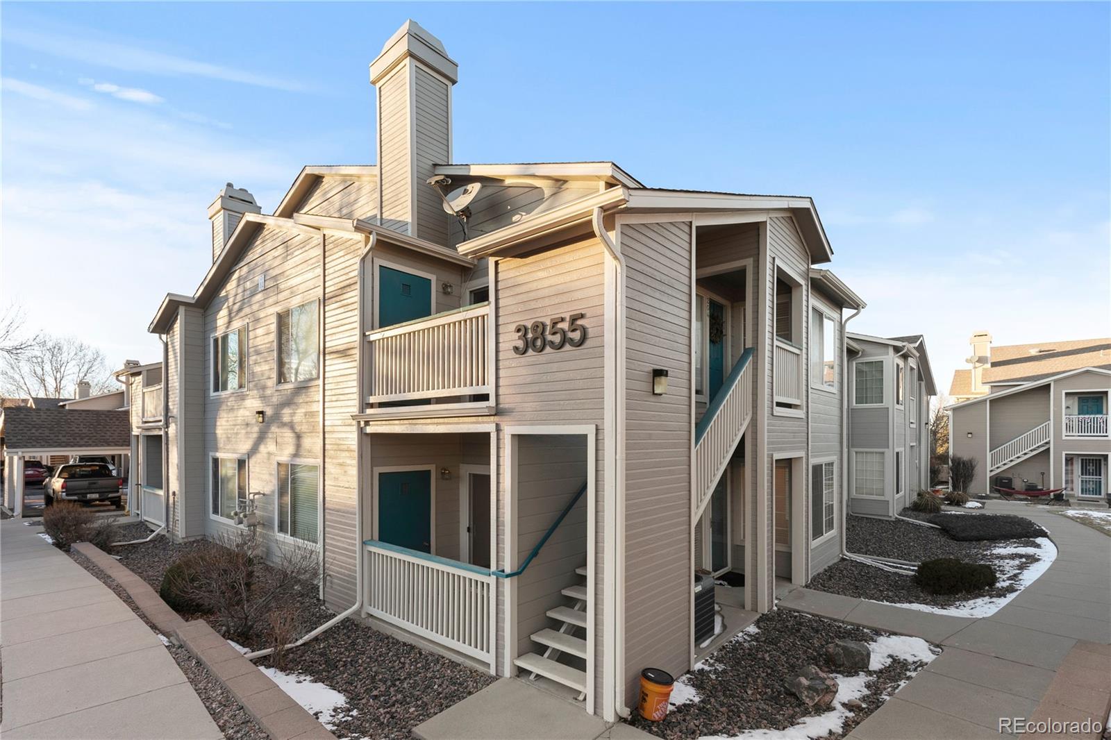 3855  canyon ranch road road, Highlands Ranch sold home. Closed on 2026-04-30 for $330,000.