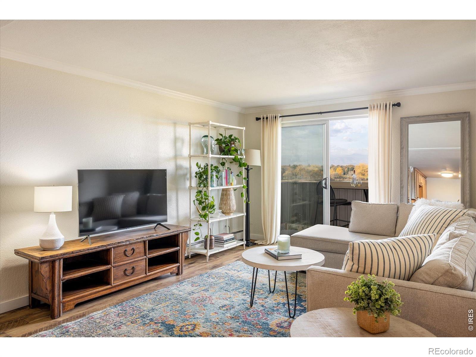 3047 w 47th avenue, Denver sold home. Closed on 2026-04-29 for $292,000.