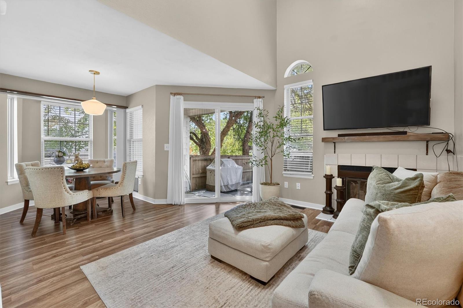 Stony Creek Littleton Condo / Townhome | MLS #: 23886726911 S Dover Way , Littleton Beds: 2 Baths: 2 Price: $417,000