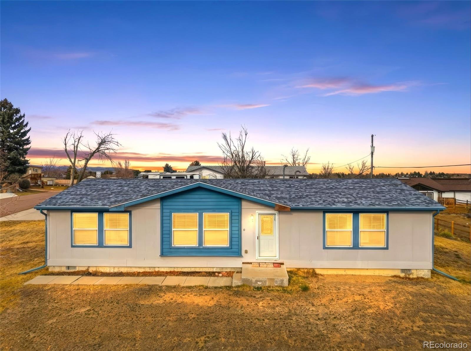 Columbine Littleton Home | MLS #: 60759697692 S Estes Court, Littleton Beds: 3 Baths: 2 Price: $449,000
