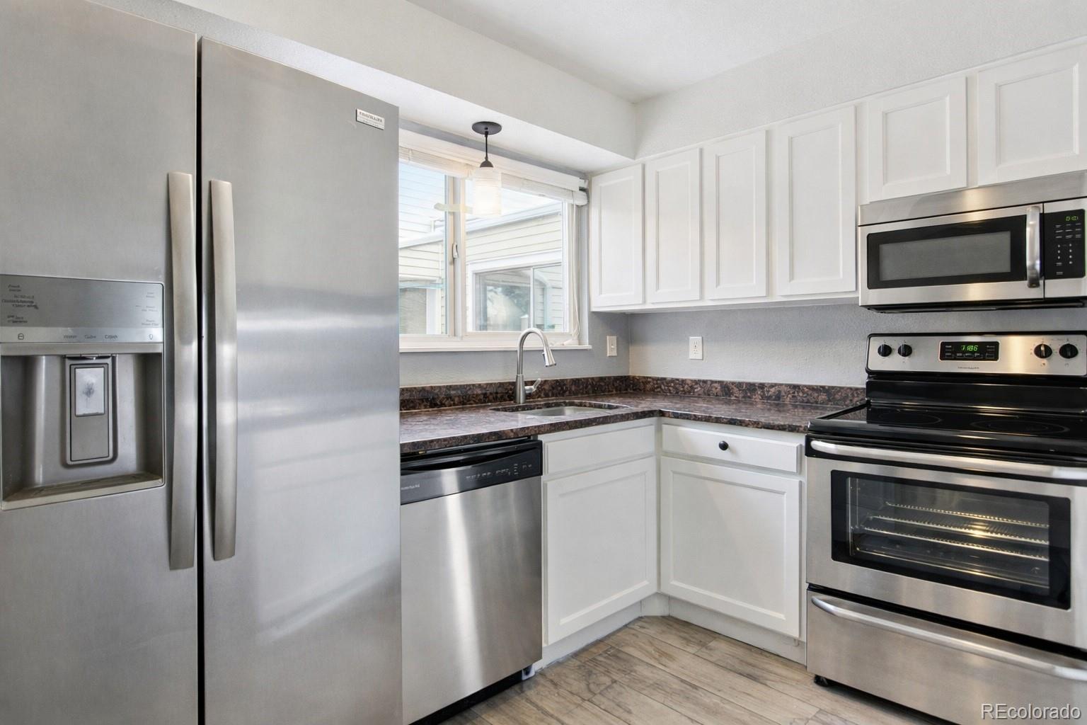 Winchester Aurora Condo / Townhome | MLS #: 653098614498 E Florida Avenue B, Aurora Beds: 2 Baths: 1 Price: $249,900