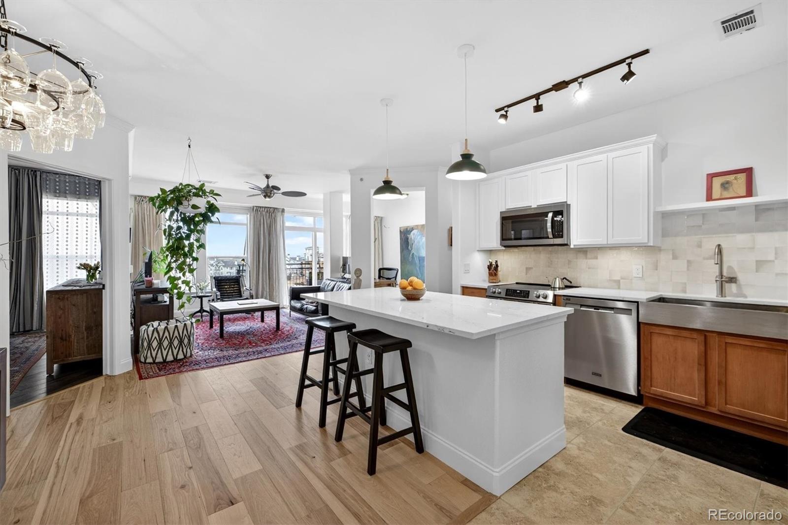  Lone Tree Condo / Townhome | MLS #: 465849410184  Park Meadows Drive 1404, Lone Tree Beds: 1 Baths: 2 Price: $340,000