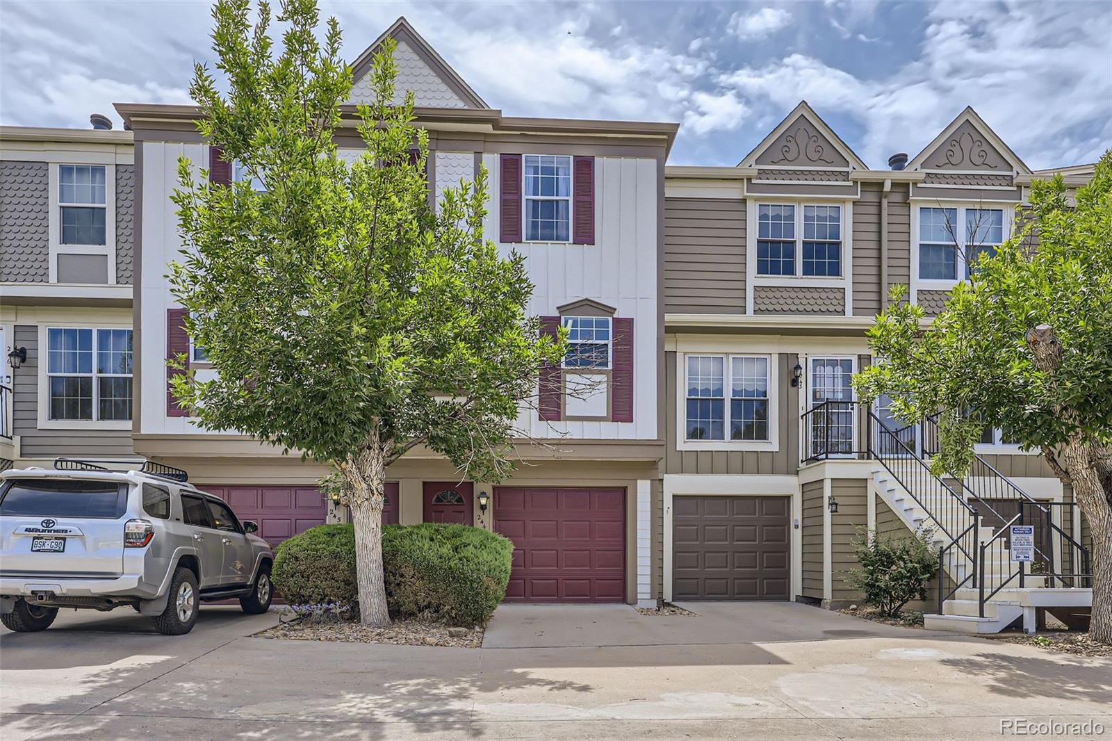 1811 s quebec way, Denver sold home. Closed on 2026-03-16 for $305,000.