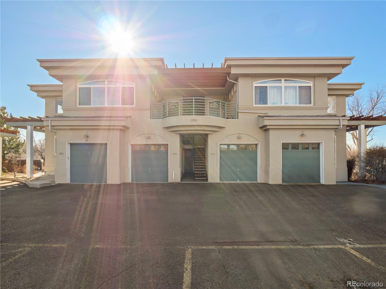  Arvada Condo / Townhome | MLS #: 32811155359  Balsam Street 201, Arvada Beds: 3 Baths: 2 Price: $429,000