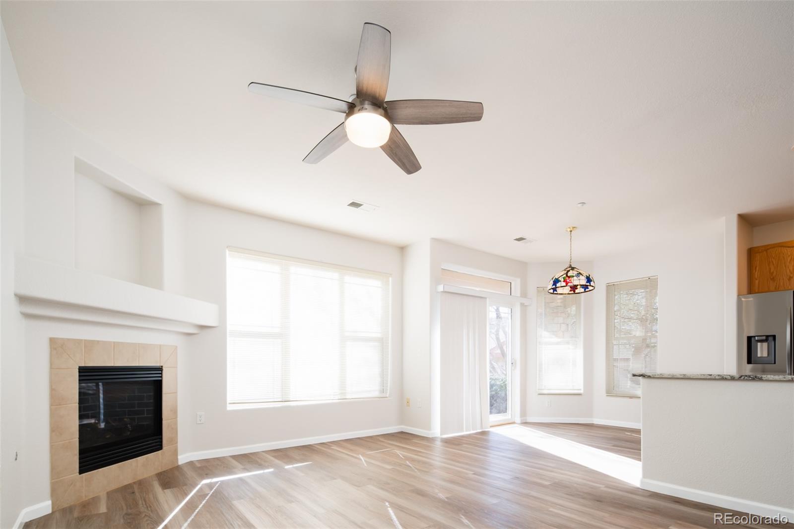 8457 s hoyt way, Littleton sold home. Closed on 2026-03-27 for $405,000.
