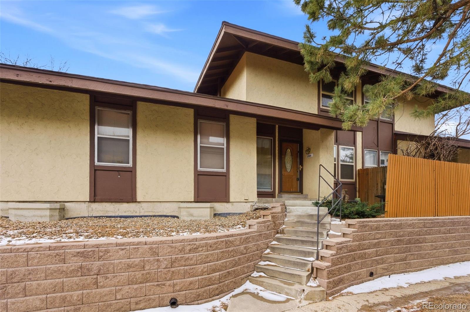 The Timbers Aurora Condo / Townhome | MLS #: 80044853784 S Granby Way , Aurora Beds: 2 Baths: 2 Price: $270,000