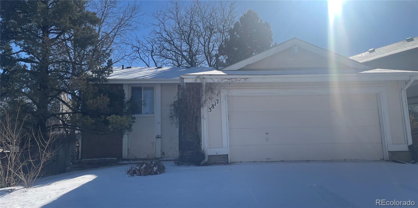 3817 s ceylon way, Aurora sold home. Closed on 2026-05-15 for $355,000.