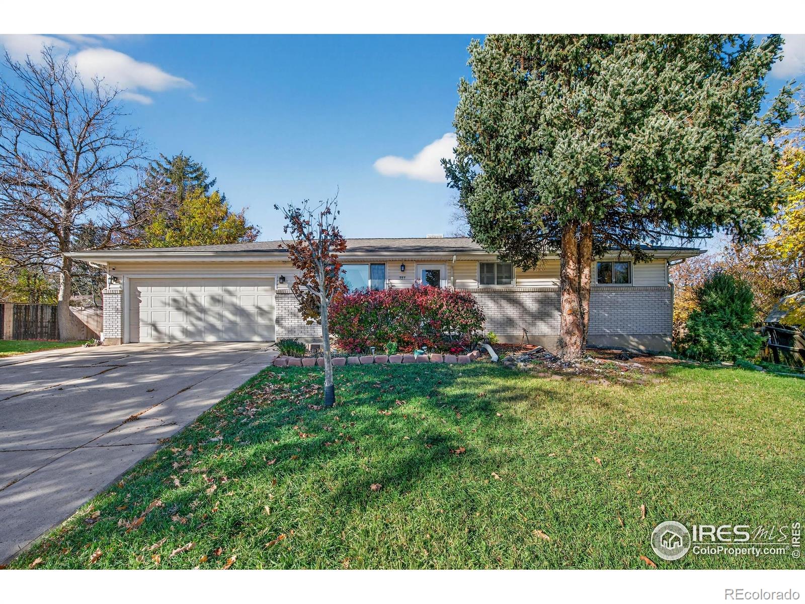 Aurora Hills Aurora Home | MLS #: 4567891050308351 S Peoria Circle, Aurora Beds: 5 Baths: 3 Price: $437,000
