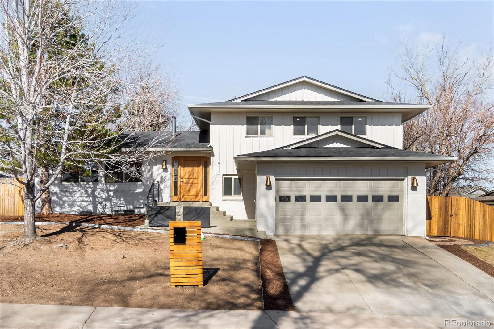 Green Mountain Lakewood Home | MLS #: 455067013227 W Montana Place, Lakewood Beds: 4 Baths: 3 Price: $825,000
