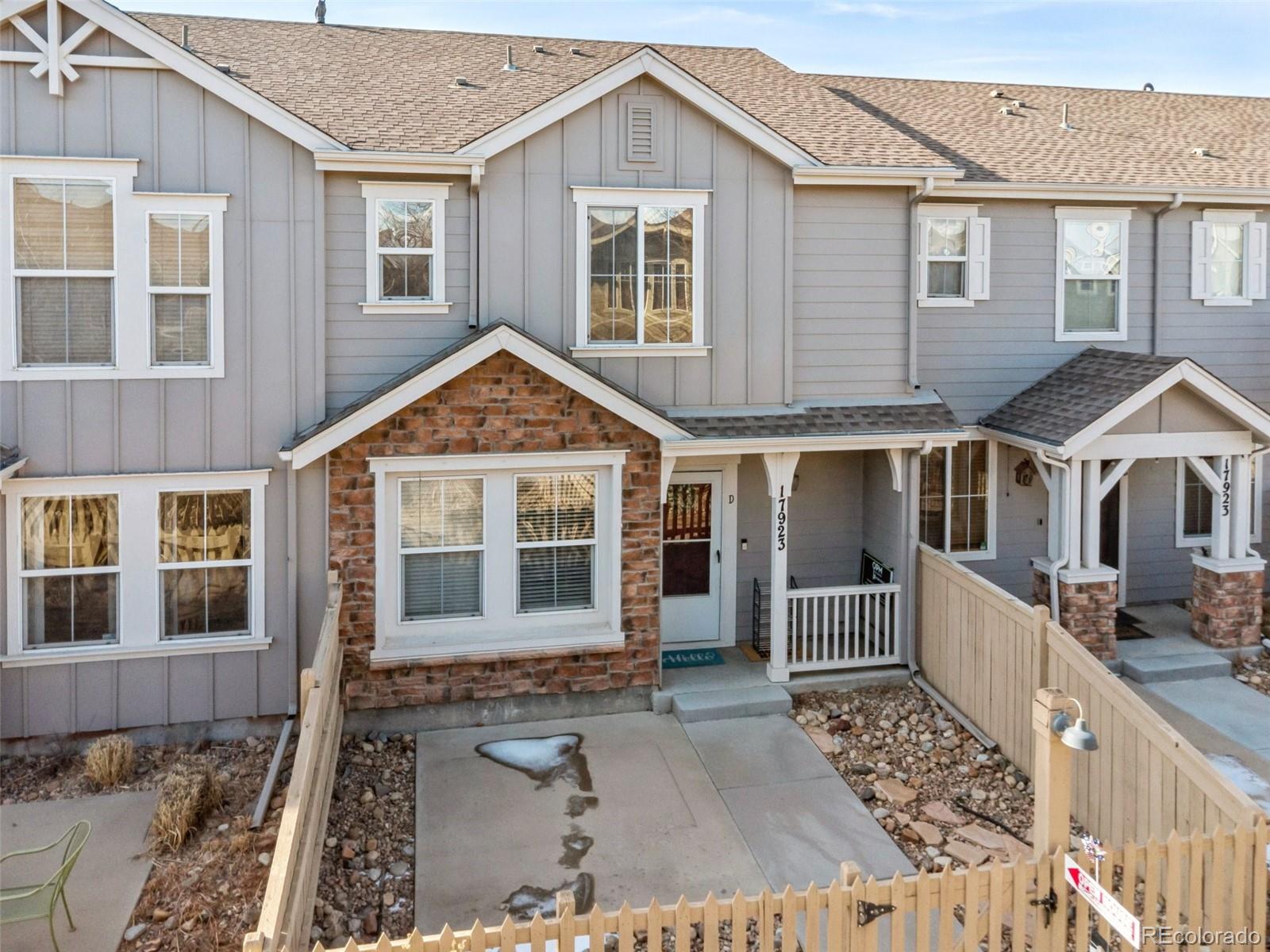  Commerce City Home | MLS #: 726909817923 E 104th Place, Commerce City Beds: 3 Baths: 3 Price: $319,000