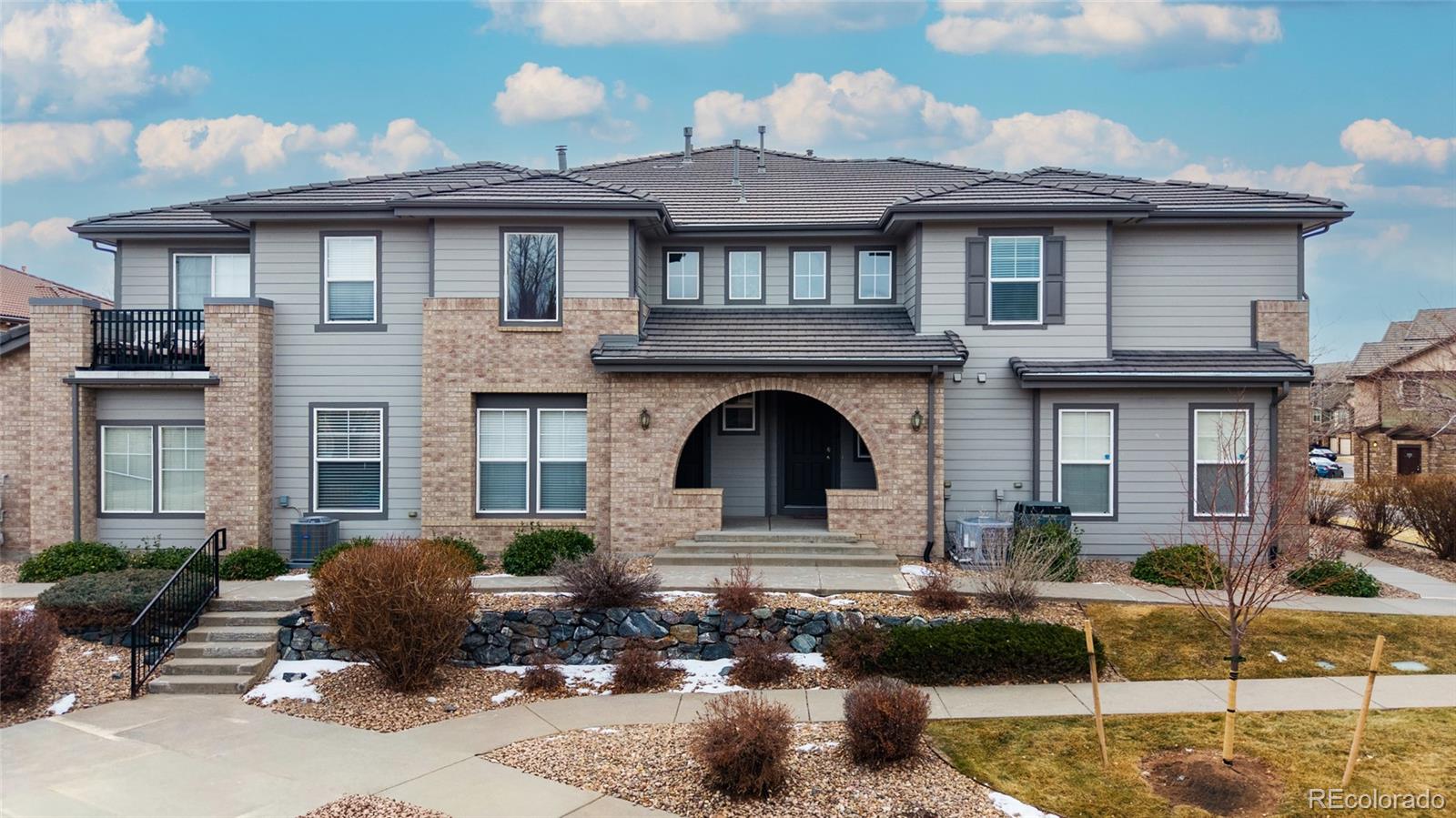 6754 s winnipeg circle, Aurora sold home. Closed on 2026-03-04 for $350,000.