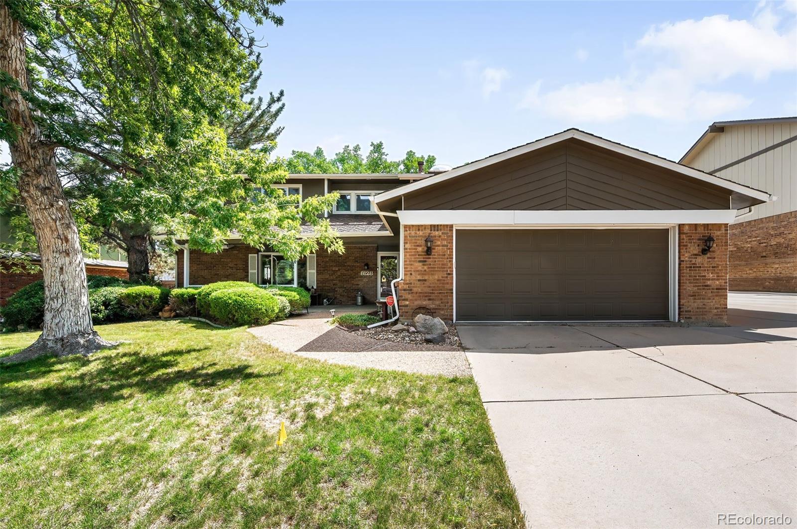 Columbine Knolls South Littleton Home | MLS #: 76615308128 S Yukon Street, Littleton Beds: 4 Baths: 3 Price: $815,000
