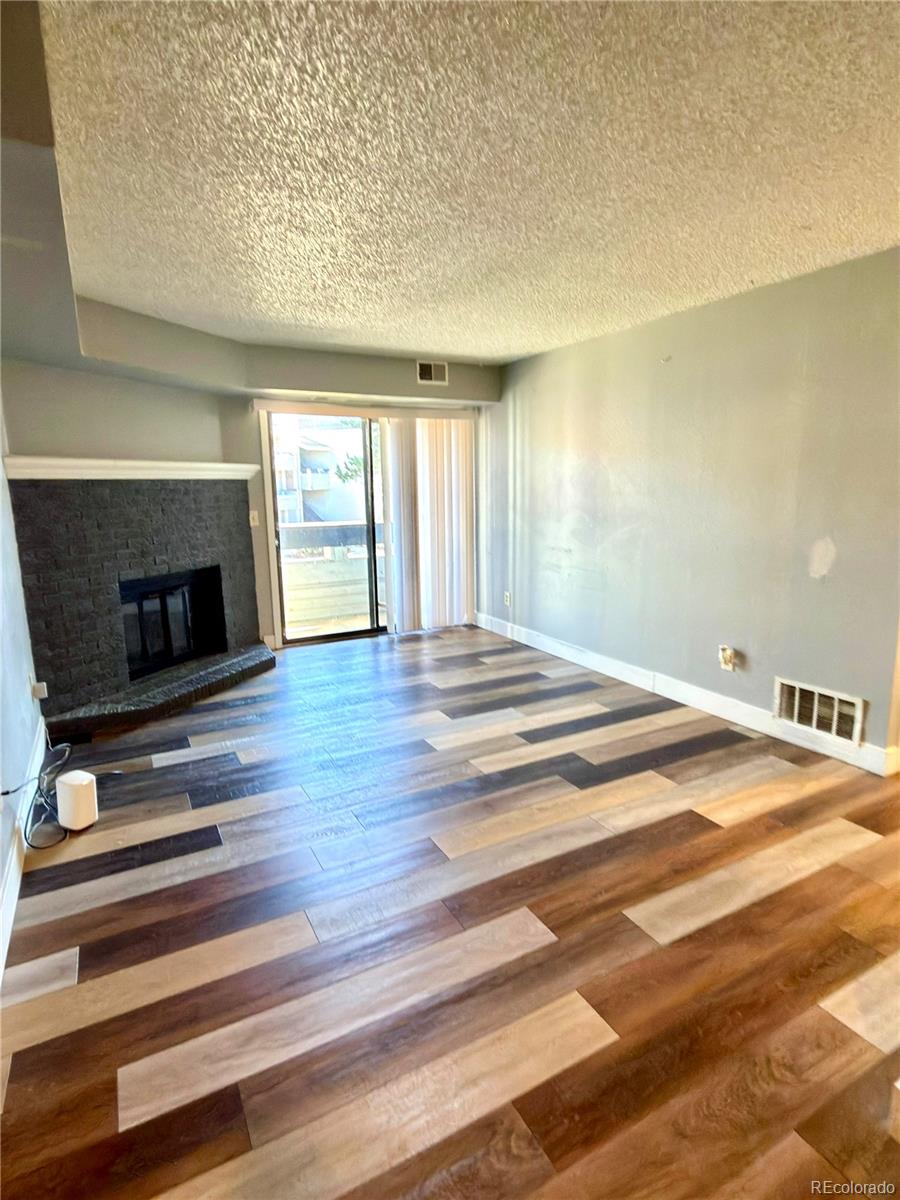 Cherry Grove East Aurora Condo / Townhome | MLS #: 786958114437 E 1st Drive B04, Aurora Beds: 1 Baths: 1 Price: $145,000