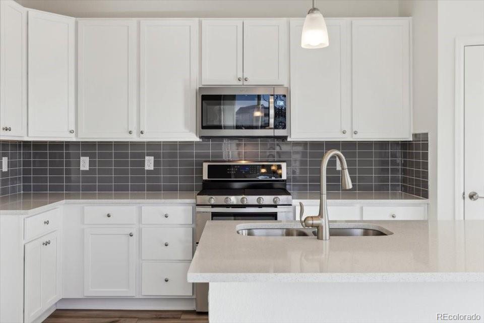 The Townes At Skyline Ridge Castle Pines Condo / Townhome | MLS #: 85860736680  Merseyside Lane , Castle Pines Beds: 3 Baths: 3 Price: $489,990