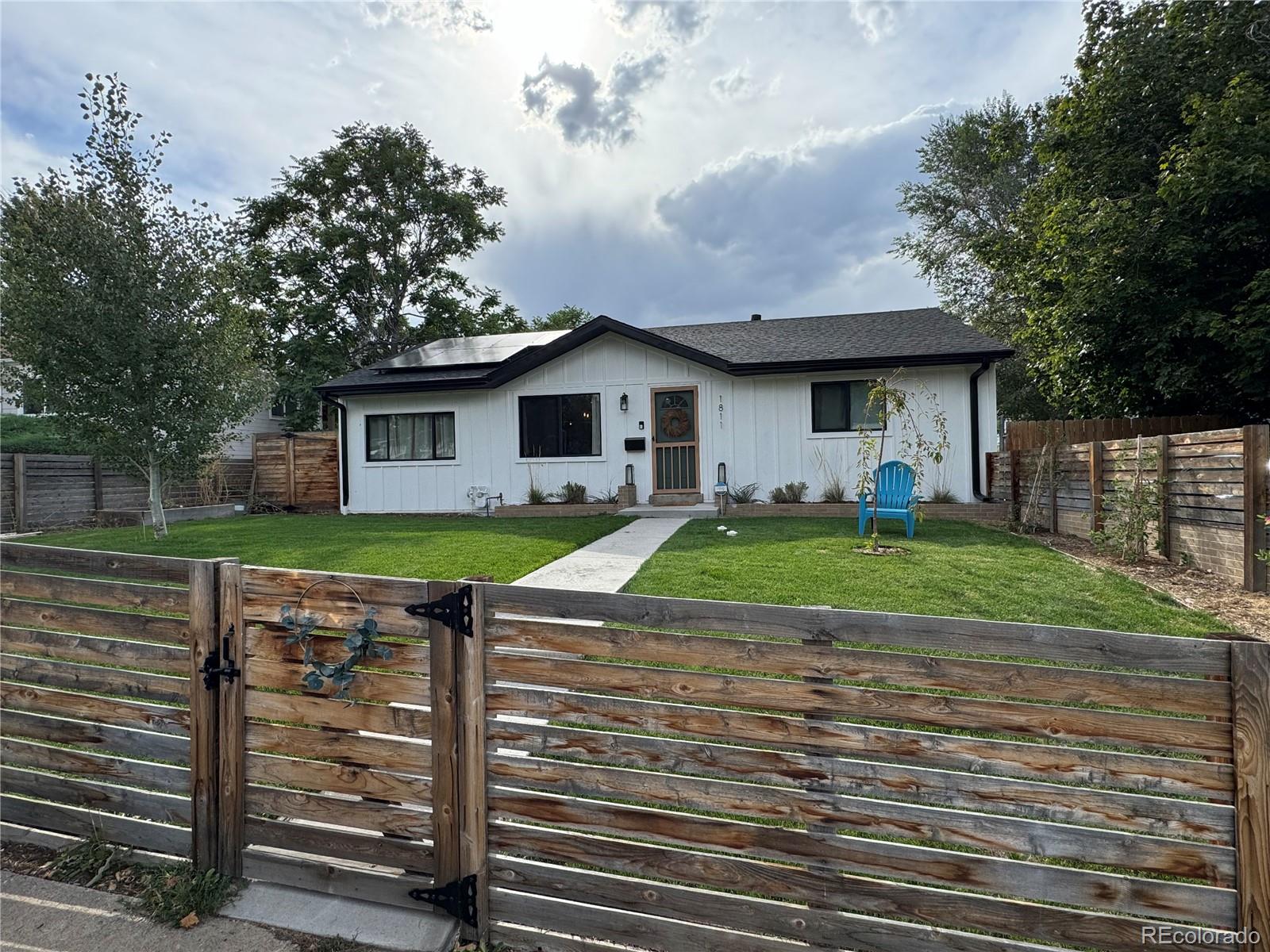 1811 s newton street, Denver sold home. Closed on 2026-03-16 for $600,000.