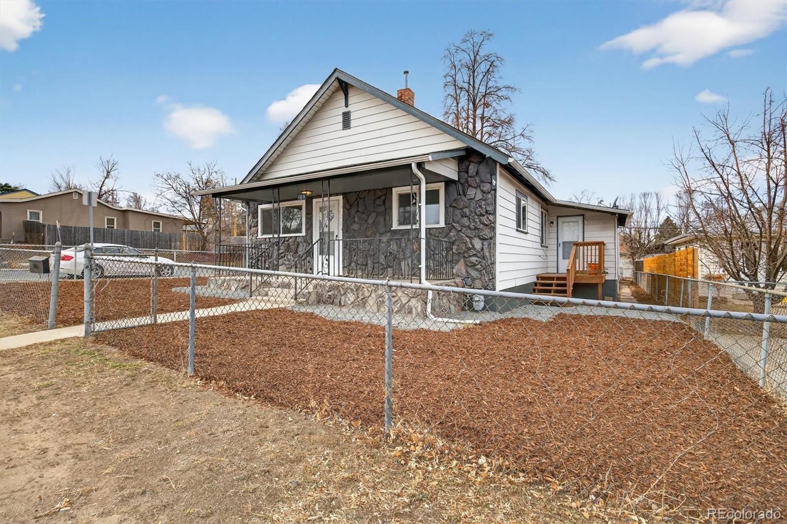 705  perry street, Denver sold home. Closed on 2026-05-22 for $374,500.