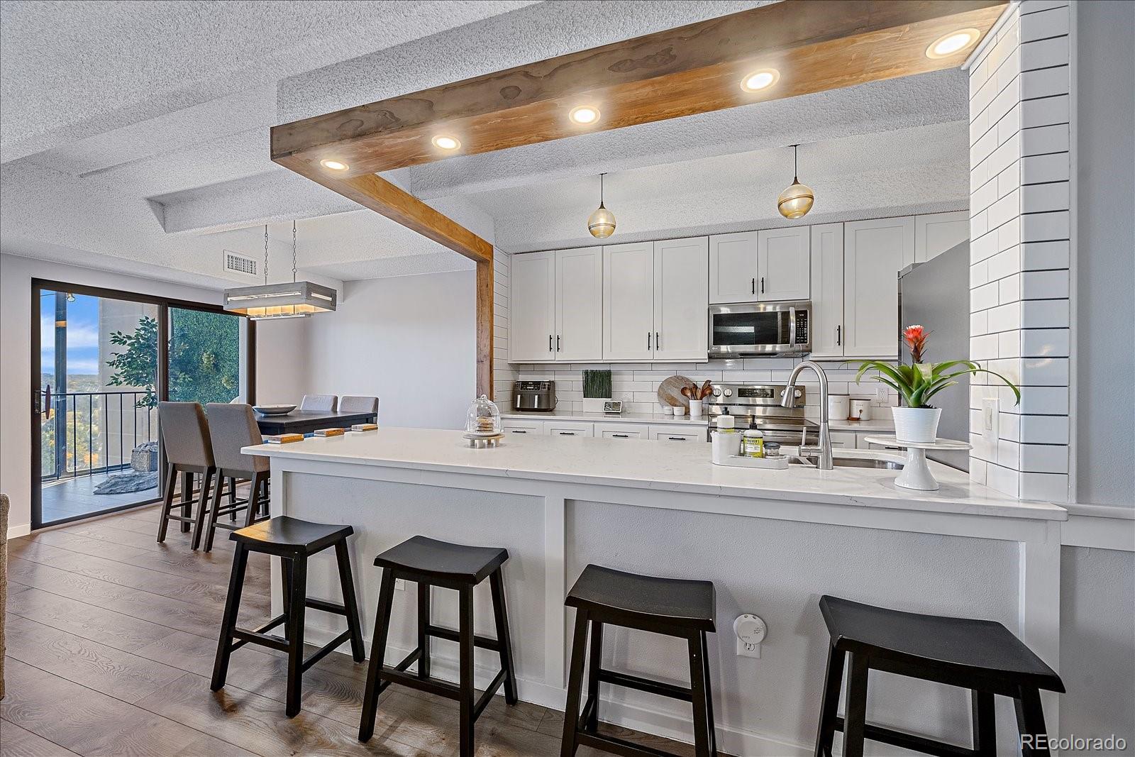 Candlewyck Denver Condo / Townhome | MLS #: 91998467865 E Mississippi Avenue 1006, Denver Beds: 2 Baths: 2 Price: $369,000