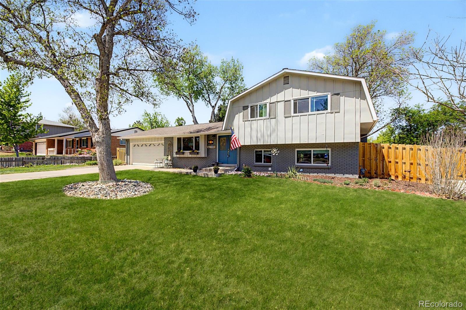  Littleton Home | MLS #: 23093375983 W Indore Place, Littleton Beds: 3 Baths: 3 Price: $685,000