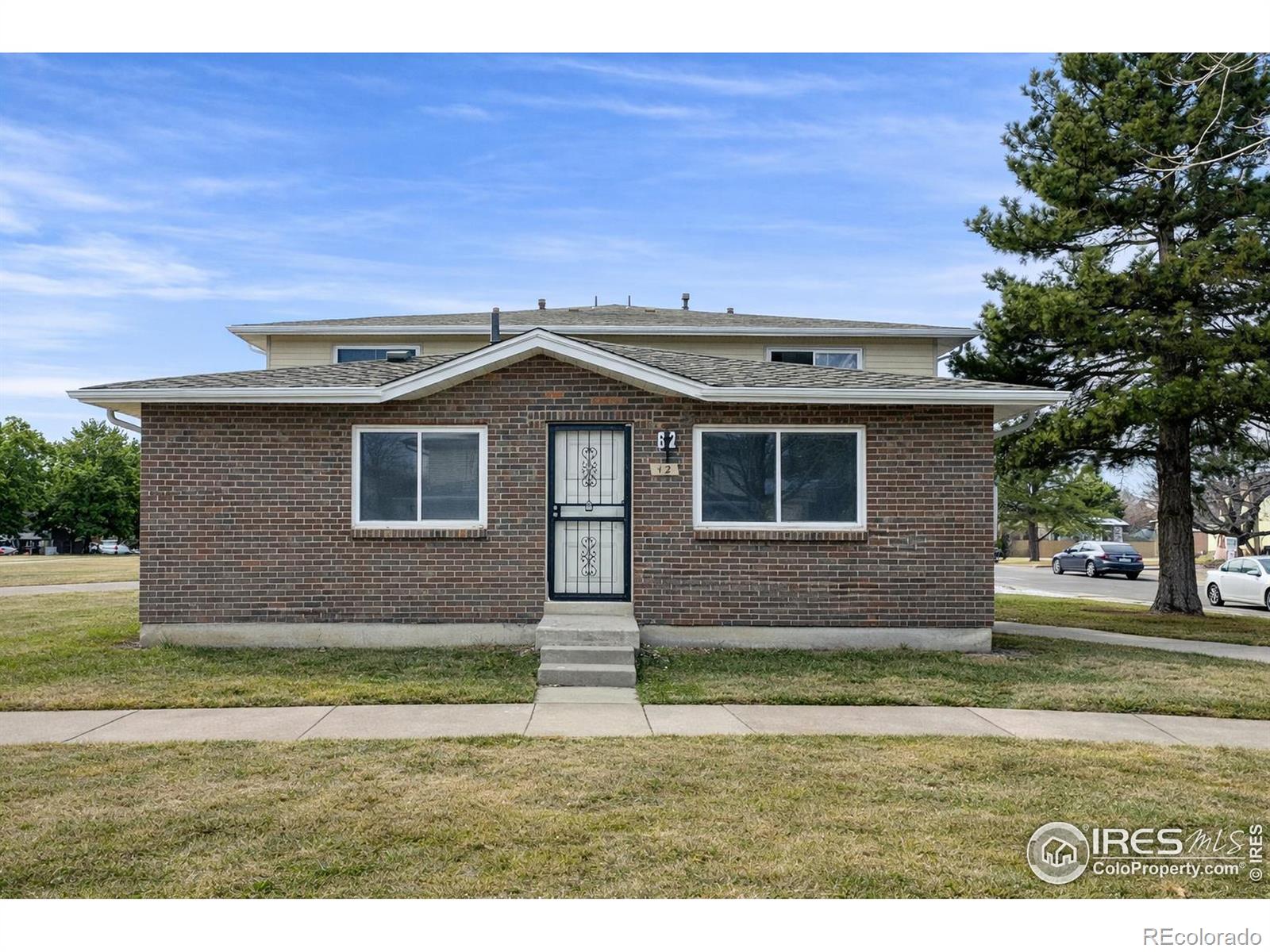 3354 s flower street, Lakewood sold home. Closed on 2026-04-03 for $180,000.