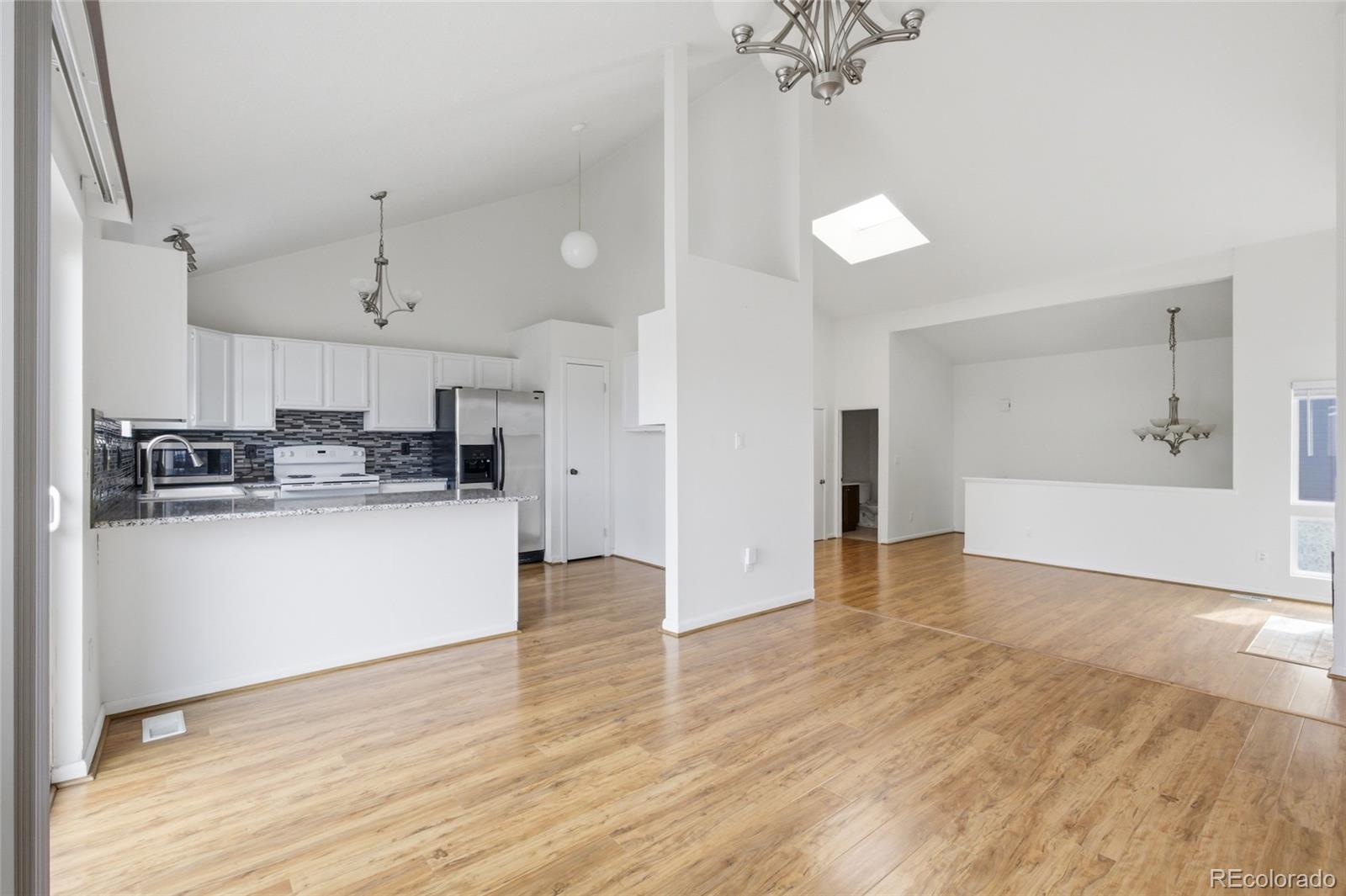 2889 w rowland place, Littleton sold home. Closed on 2026-05-20 for $375,000.