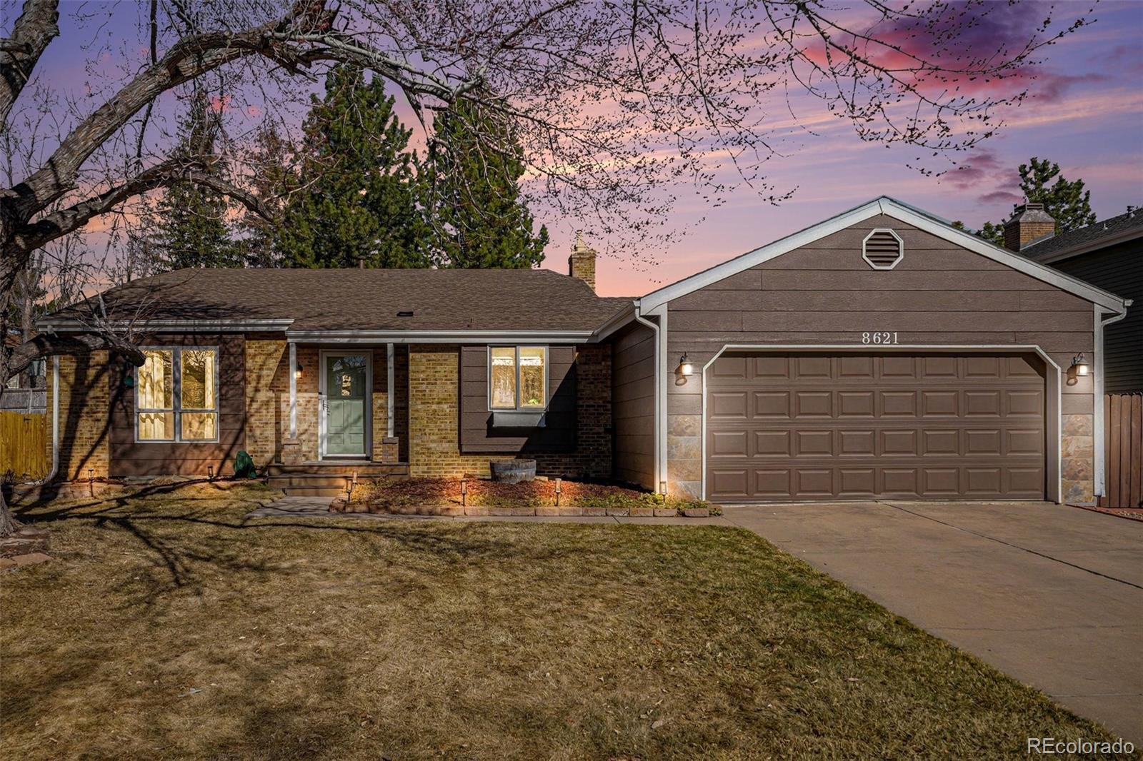 Stony Creek Littleton Home | MLS #: 51760428621 W Hinsdale Place, Littleton Beds: 5 Baths: 2 Price: $625,000