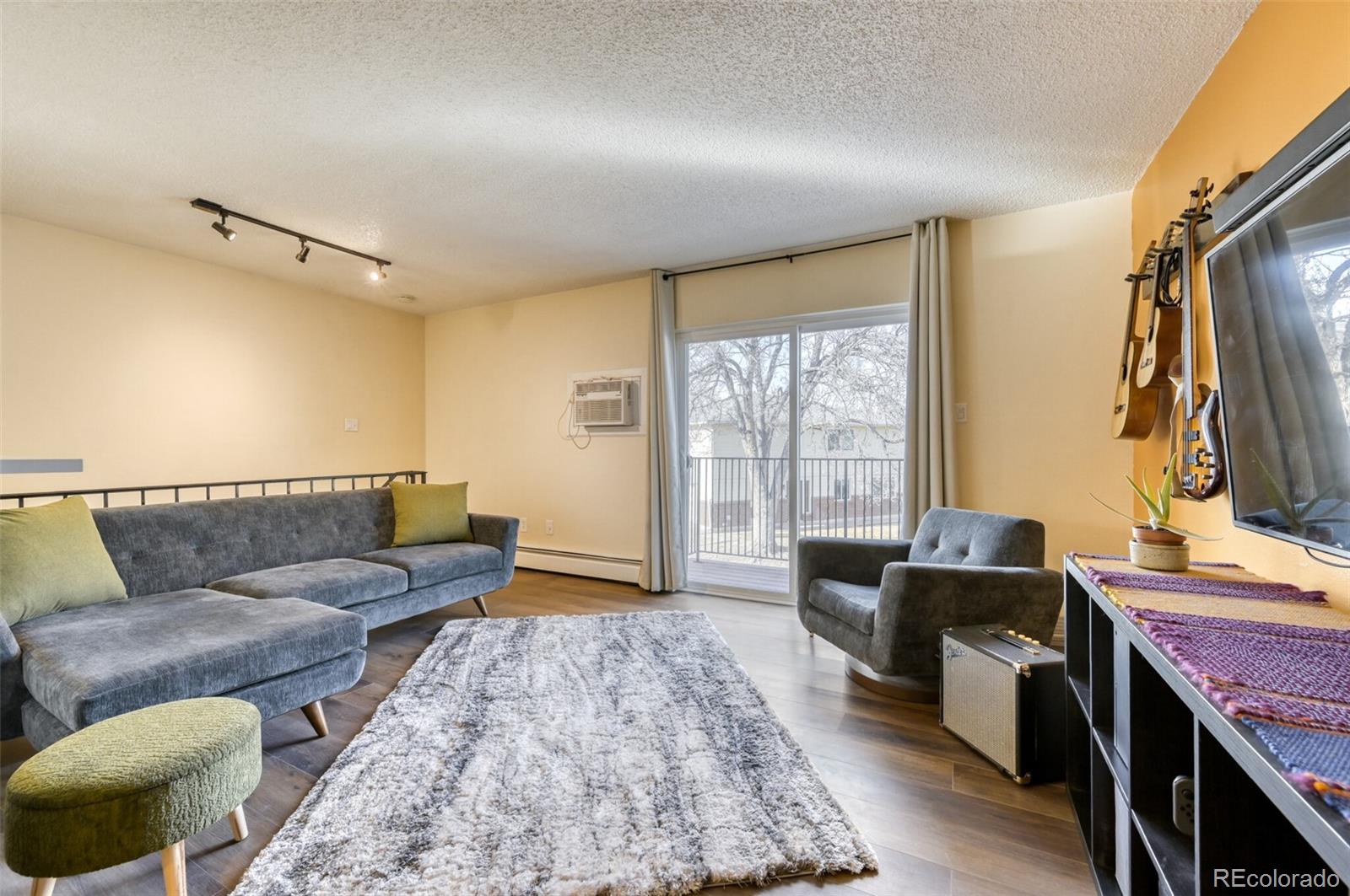  Lakewood Condo / Townhome | MLS #: 95087197309 W Hampden Avenue 6604, Lakewood Beds: 2 Baths: 1 Price: $259,000