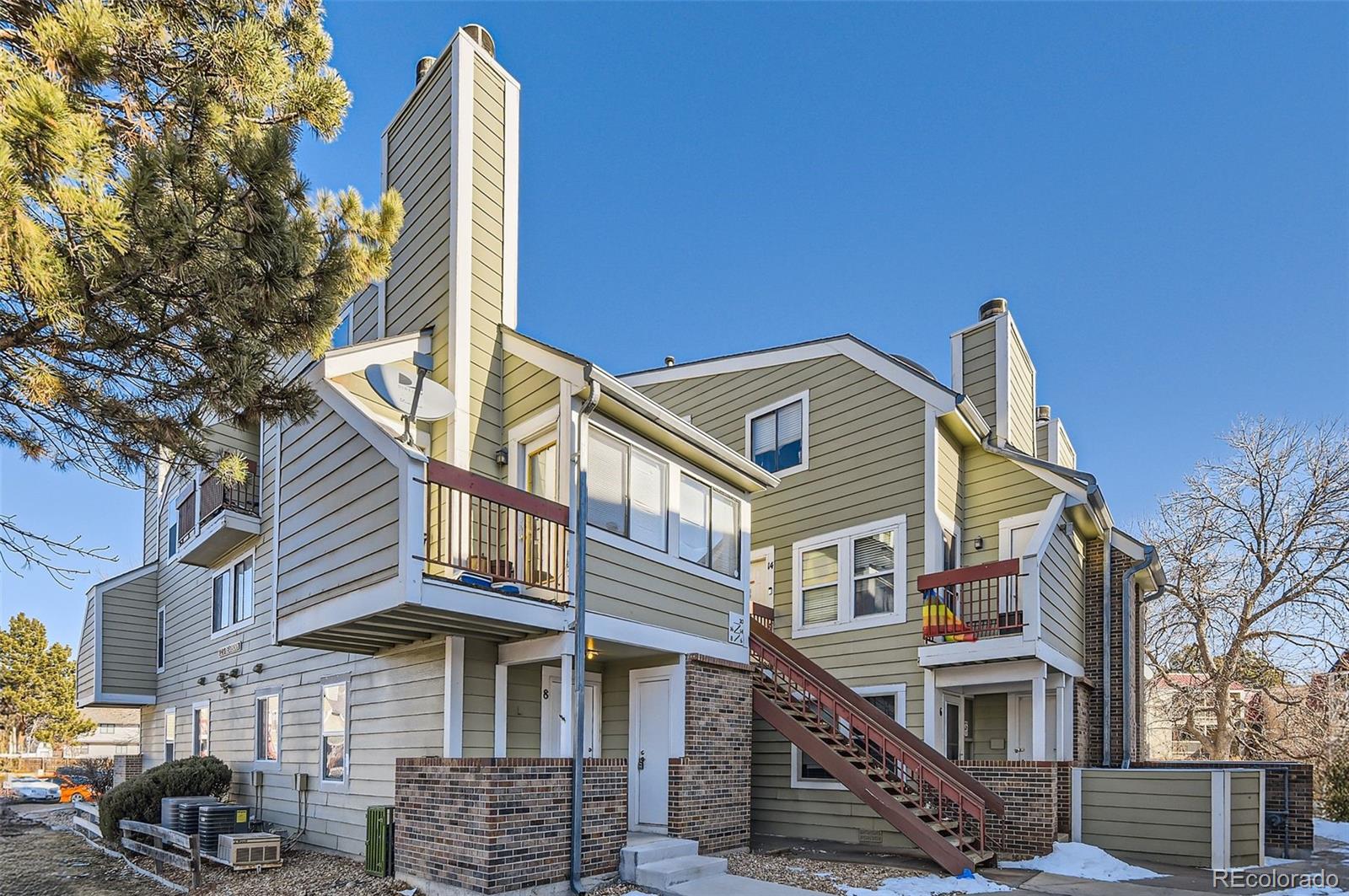 Aurora Condo / Townhome | MLS #: 9772503932 S Dearborn  8, Aurora Beds: 1 Baths: 1 Price: $147,000