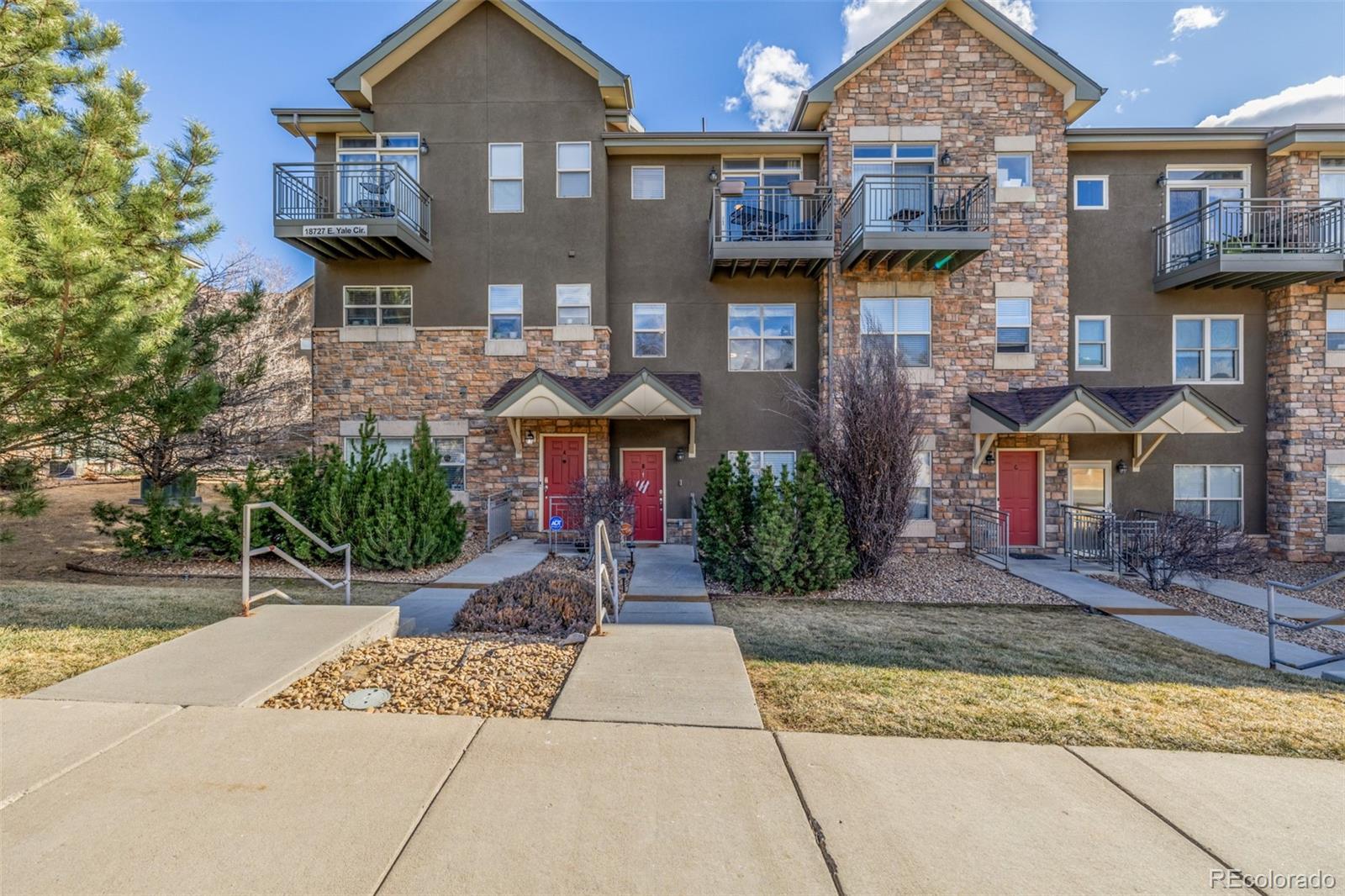 18727 e yale circle, Aurora sold home. Closed on 2026-05-04 for $345,000.