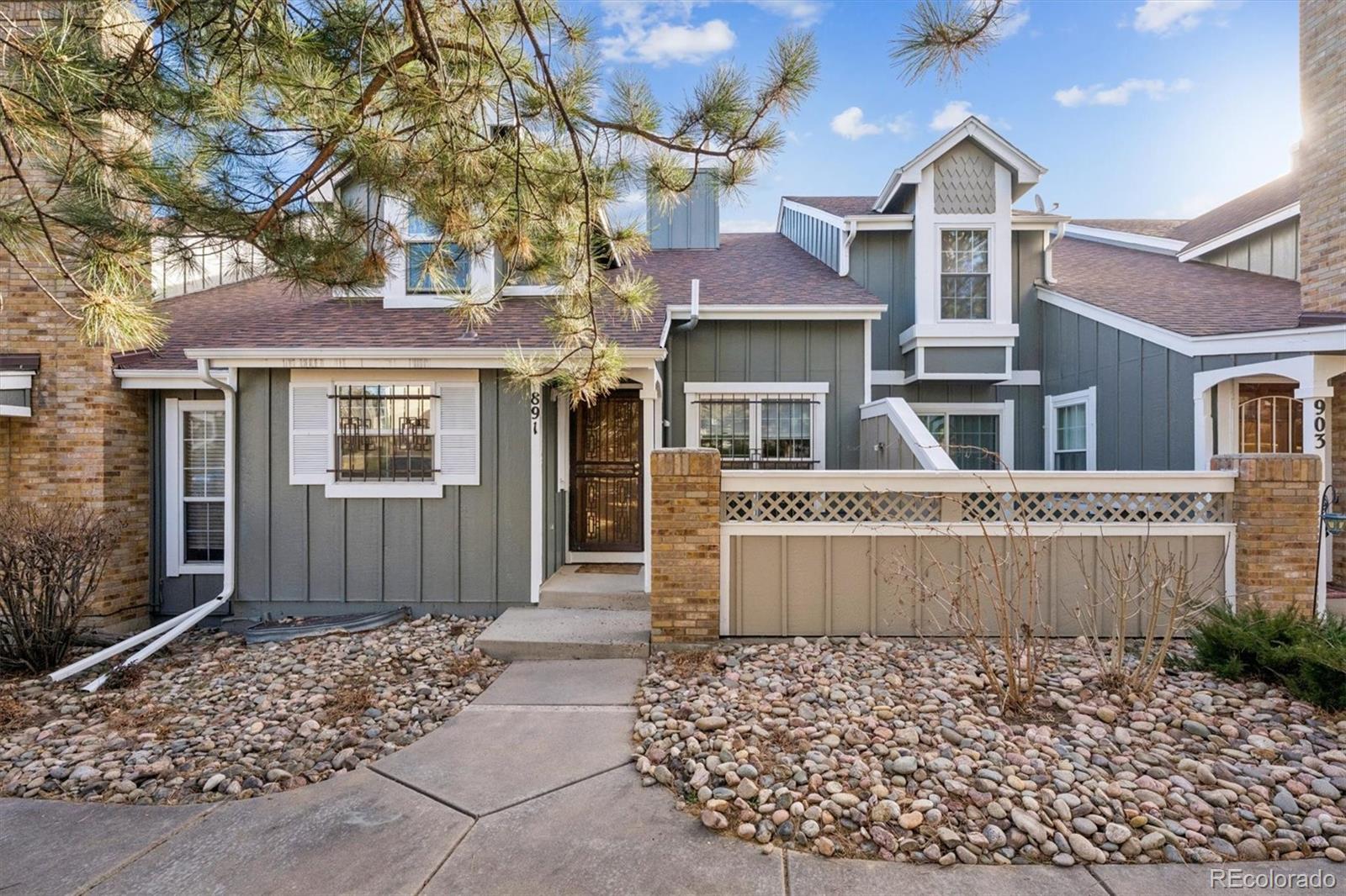 Greenbrook Aurora Condo / Townhome | MLS #: 9261815891 S Fairplay Street , Aurora Beds: 2 Baths: 3 Price: $324,900