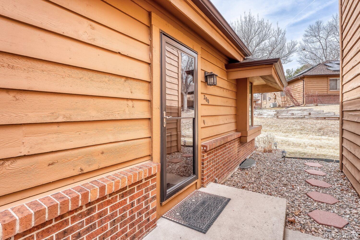 200 s dearborn circle, Aurora sold home. Closed on 2026-07-09 for $415,000.