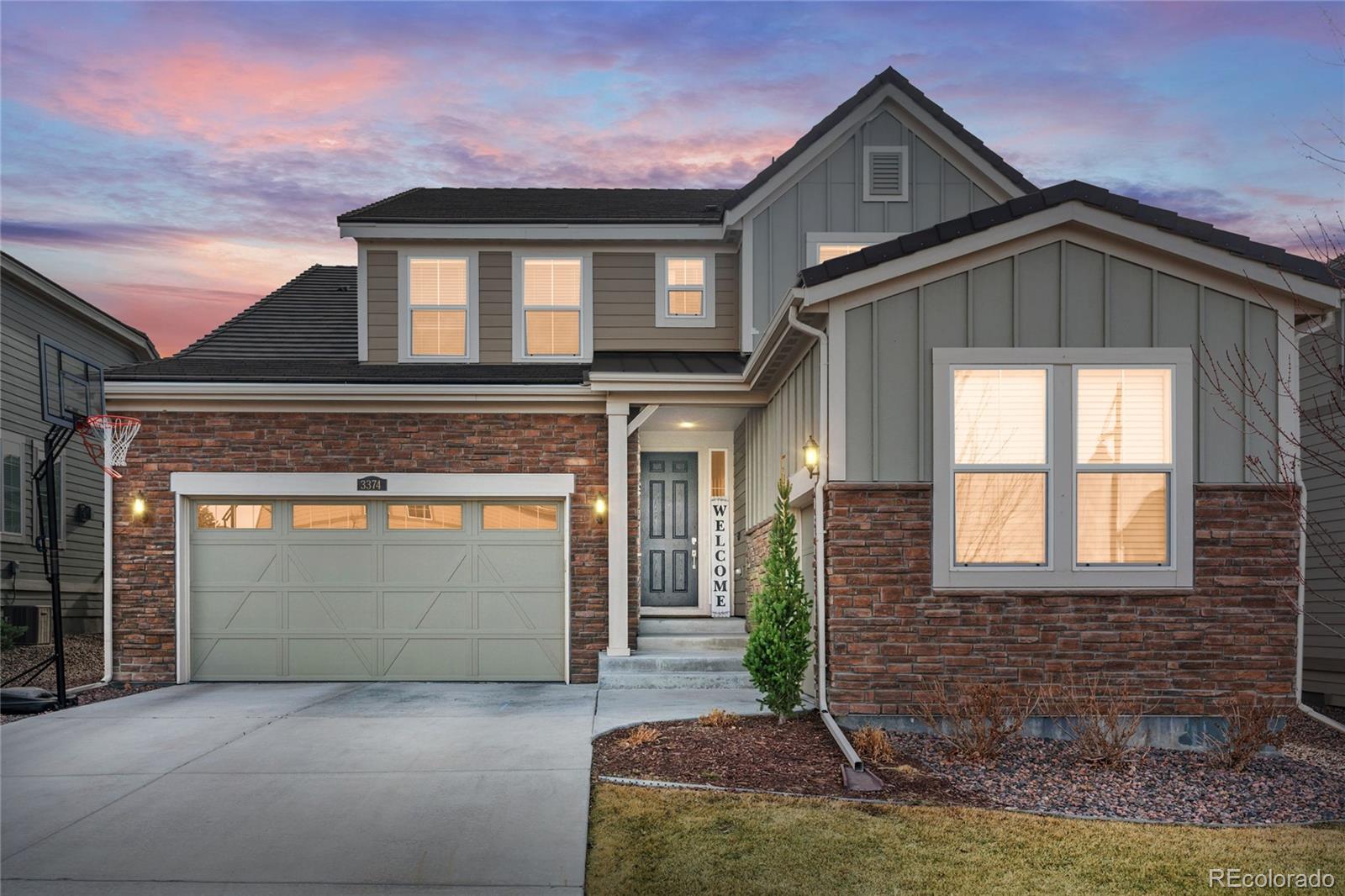 3374  pacific peak drive, Broomfield sold home. Closed on 2026-04-21 for $915,000.